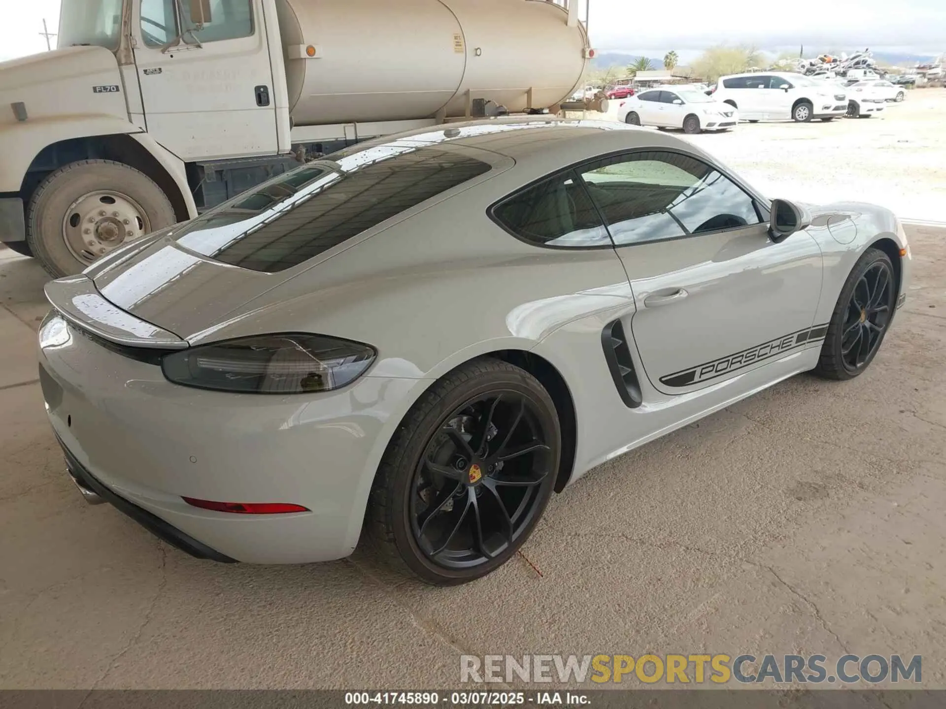 4 Photograph of a damaged car WP0AA2A83RK255017 PORSCHE 718 CAYMAN 2024