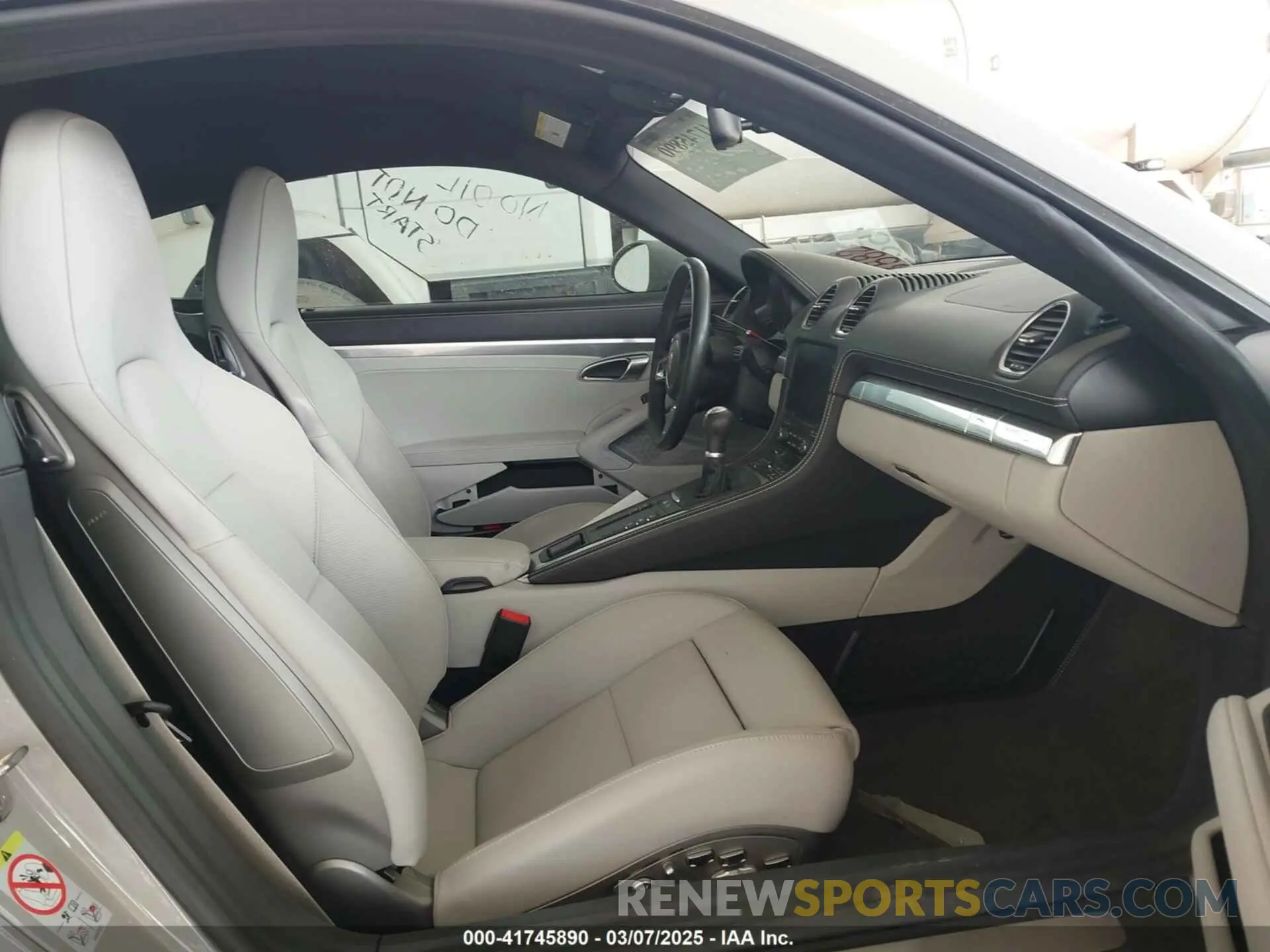 5 Photograph of a damaged car WP0AA2A83RK255017 PORSCHE 718 CAYMAN 2024