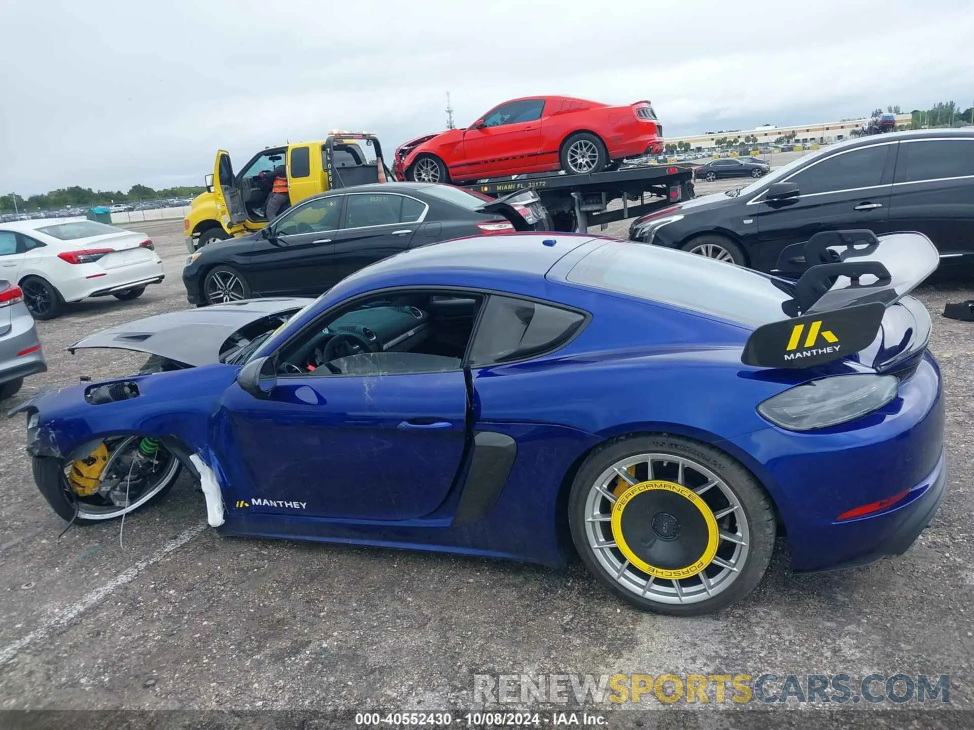 14 Photograph of a damaged car WP0AE2A86RK274617 PORSCHE 718 CAYMAN 2024