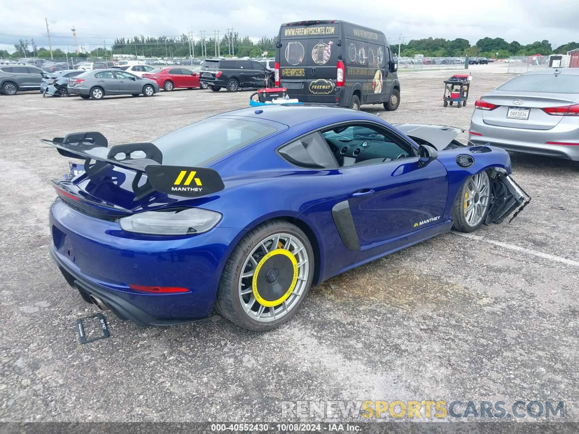 4 Photograph of a damaged car WP0AE2A86RK274617 PORSCHE 718 CAYMAN 2024
