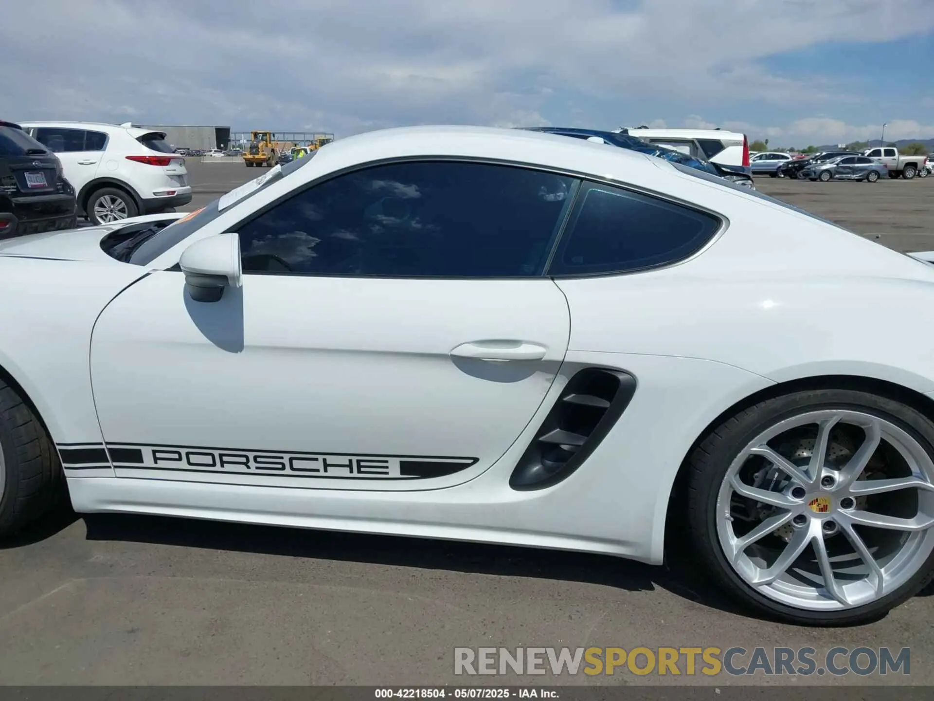 14 Photograph of a damaged car WP0AA2A83SK255637 PORSCHE 718 CAYMAN 2025