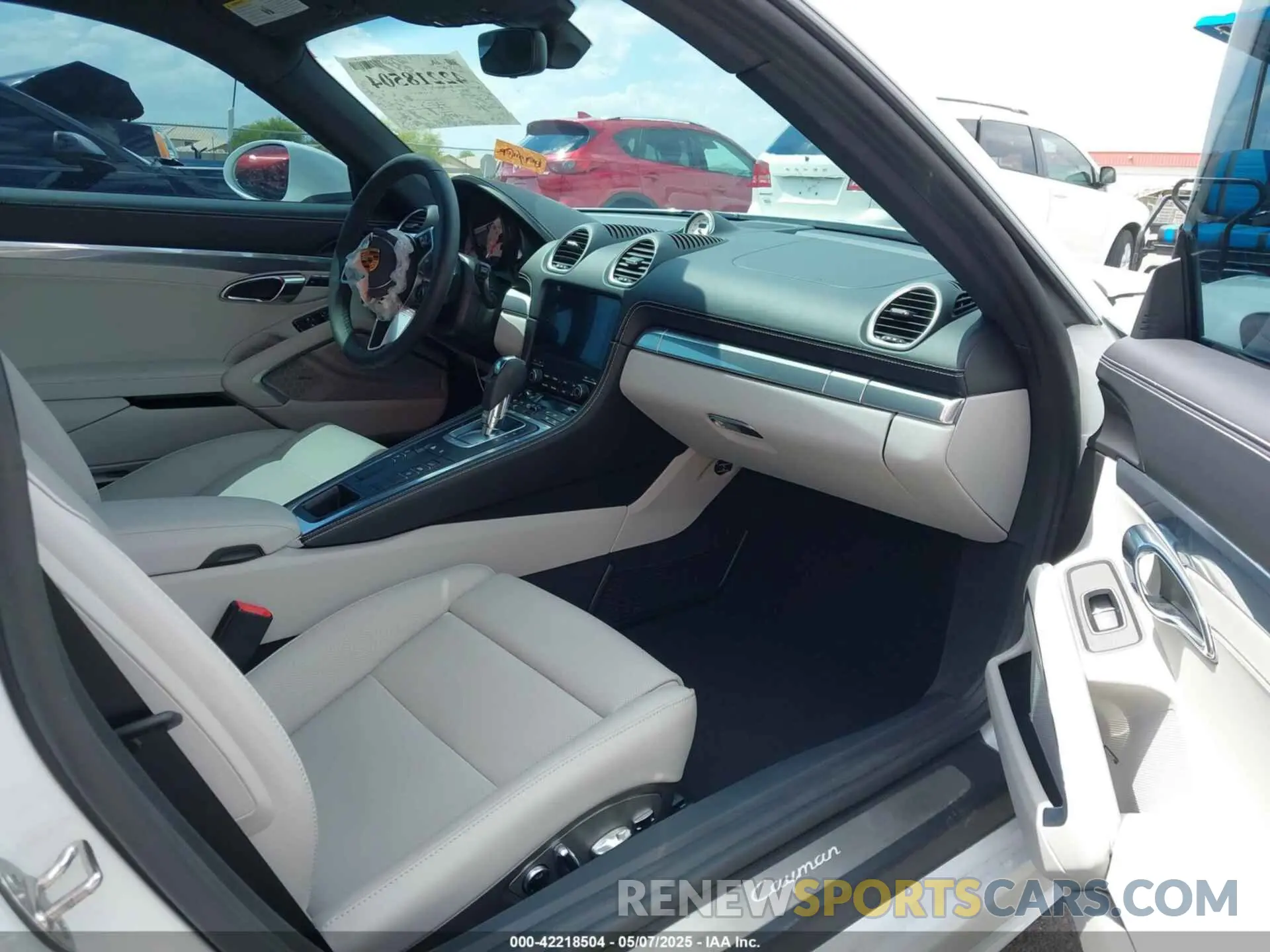 5 Photograph of a damaged car WP0AA2A83SK255637 PORSCHE 718 CAYMAN 2025