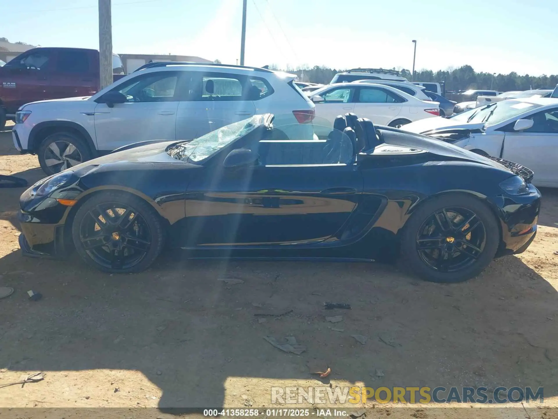 15 Photograph of a damaged car WP0CC2A81MS240303 PORSCHE 718 SPYDER 2021