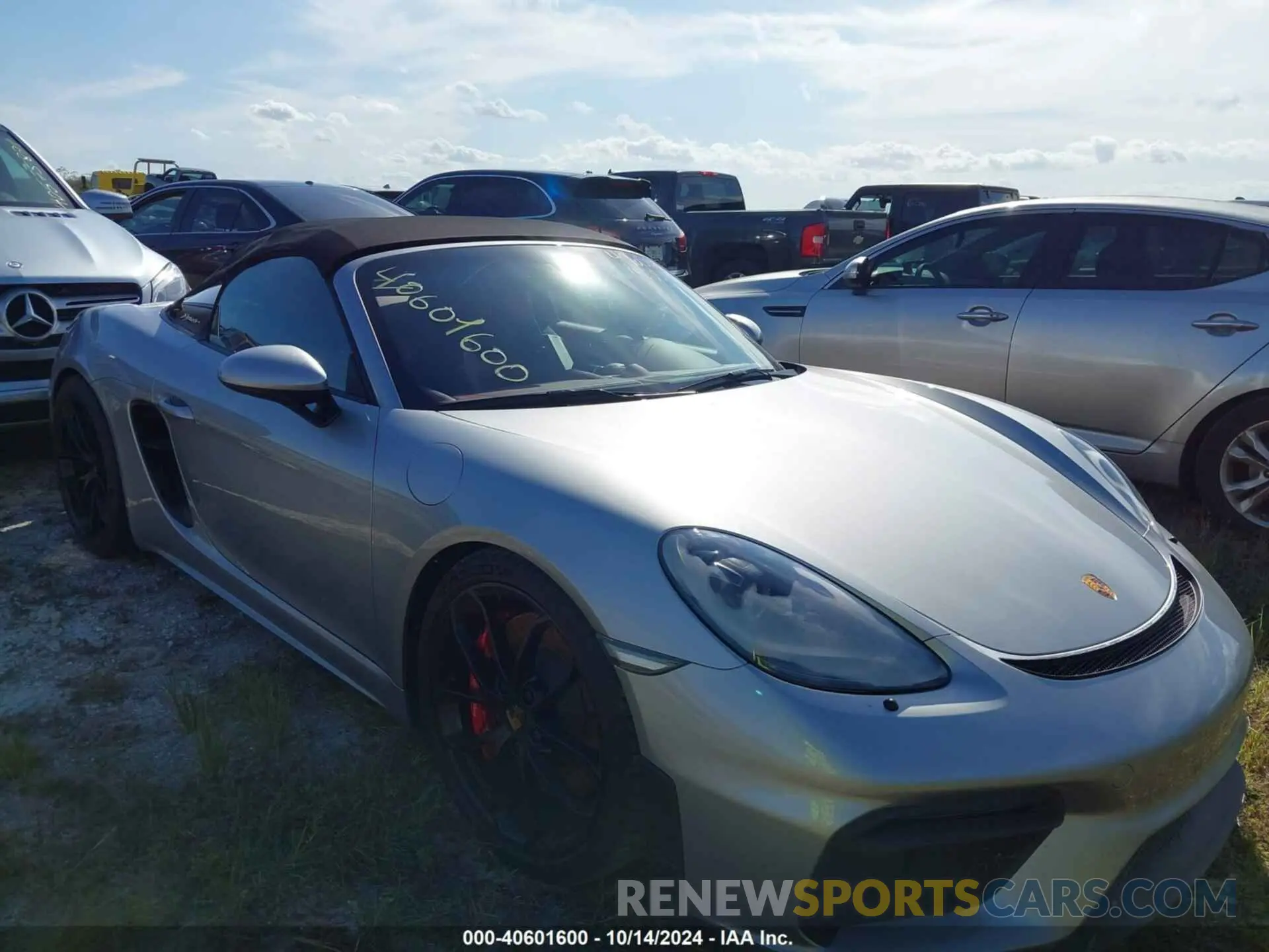 2 Photograph of a damaged car WP0CC2A86MS240197 PORSCHE 718 SPYDER 2021