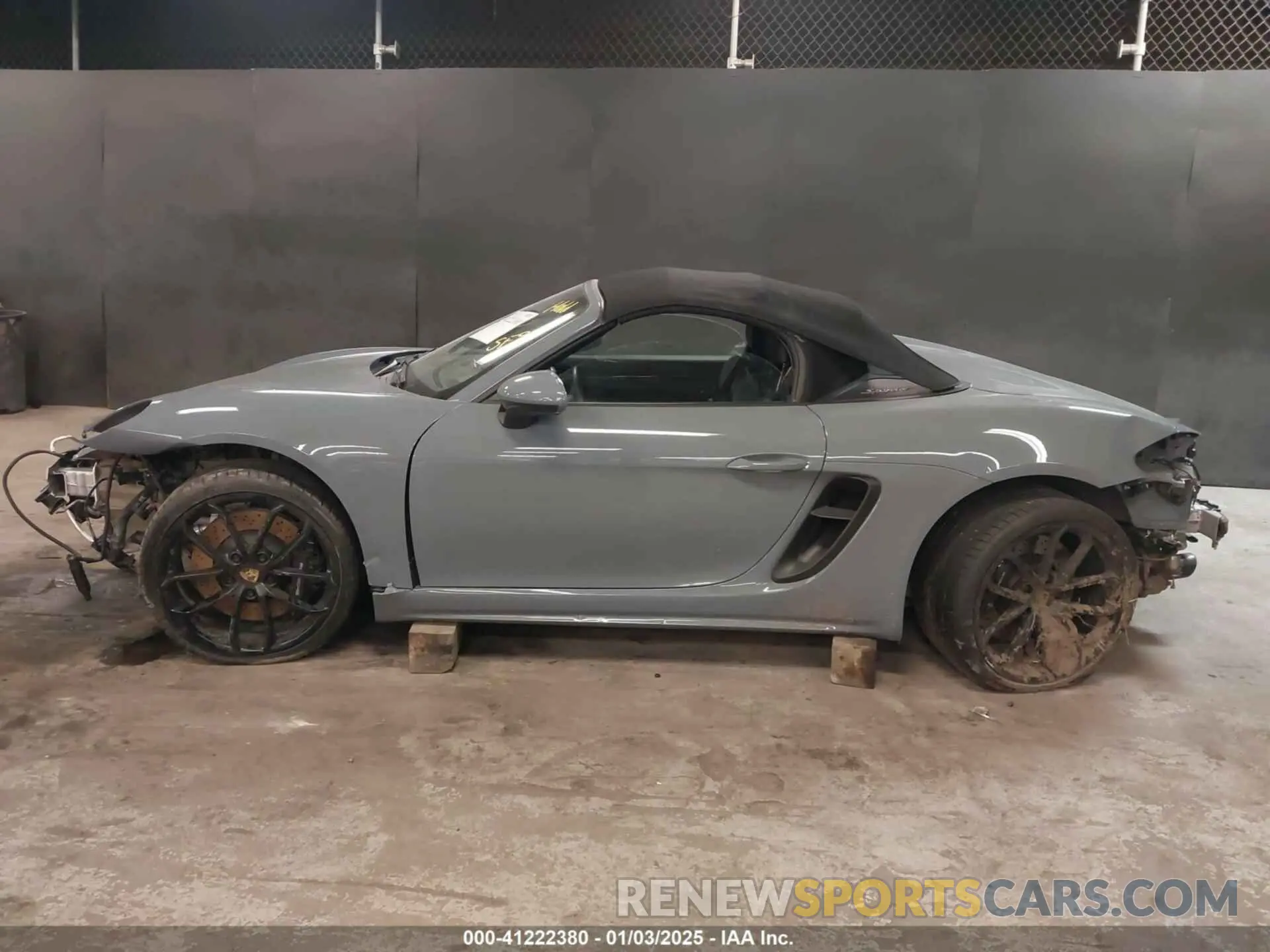 15 Photograph of a damaged car WP0CC2A83PS222034 PORSCHE 718 SPYDER 2023