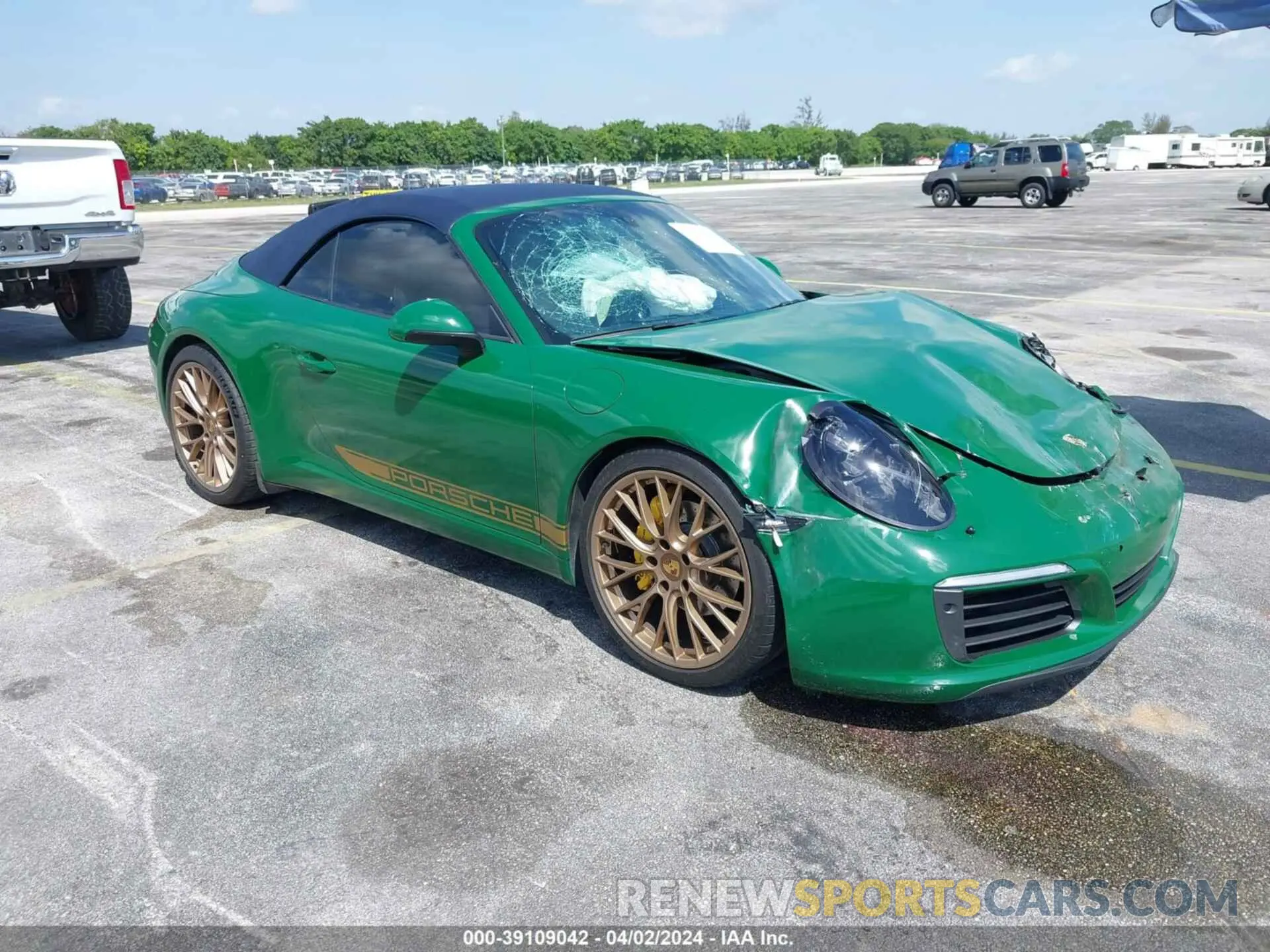 1 Photograph of a damaged car WP0CA2A94HS142371 PORSCHE 911 2017