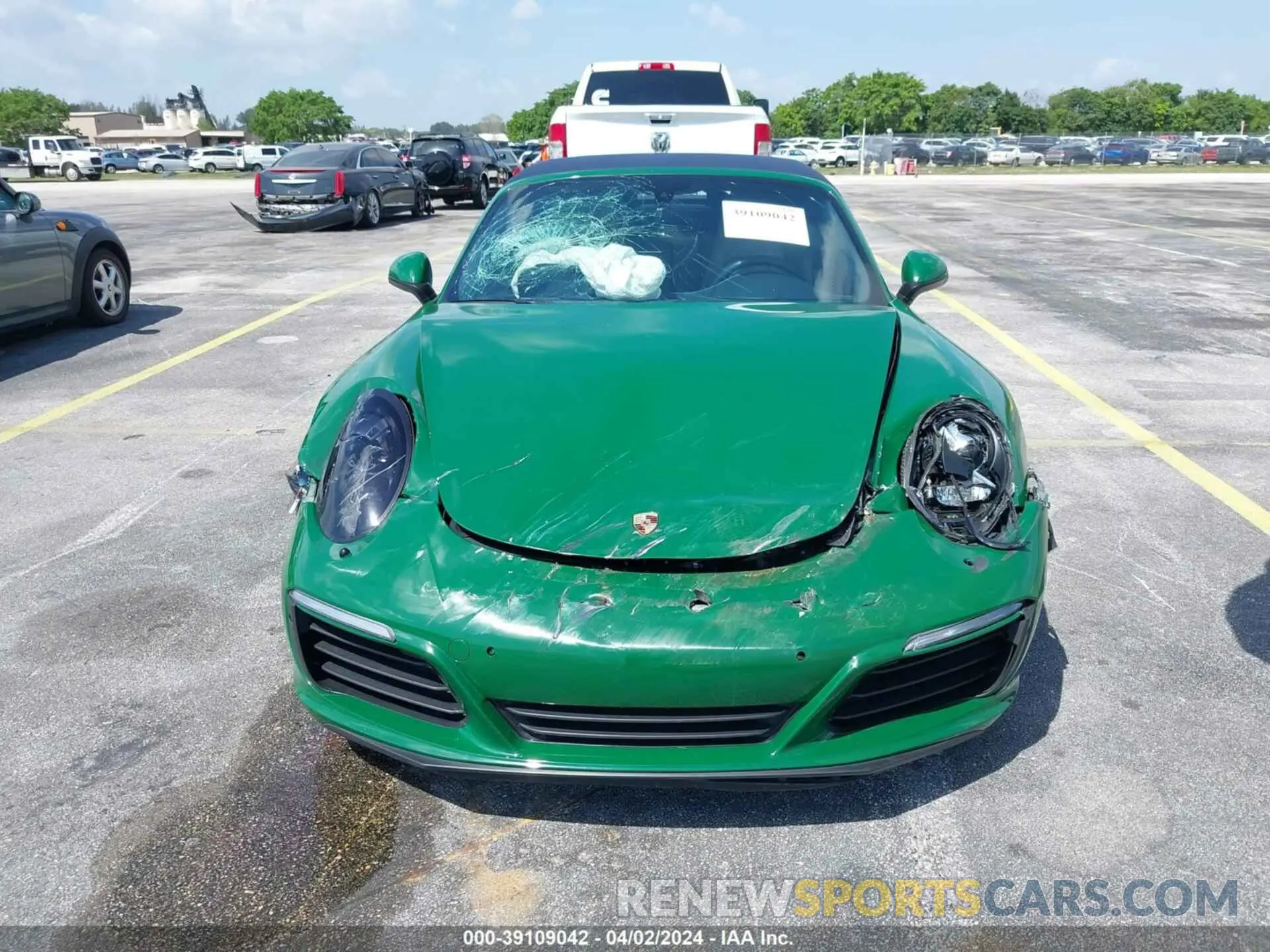 12 Photograph of a damaged car WP0CA2A94HS142371 PORSCHE 911 2017