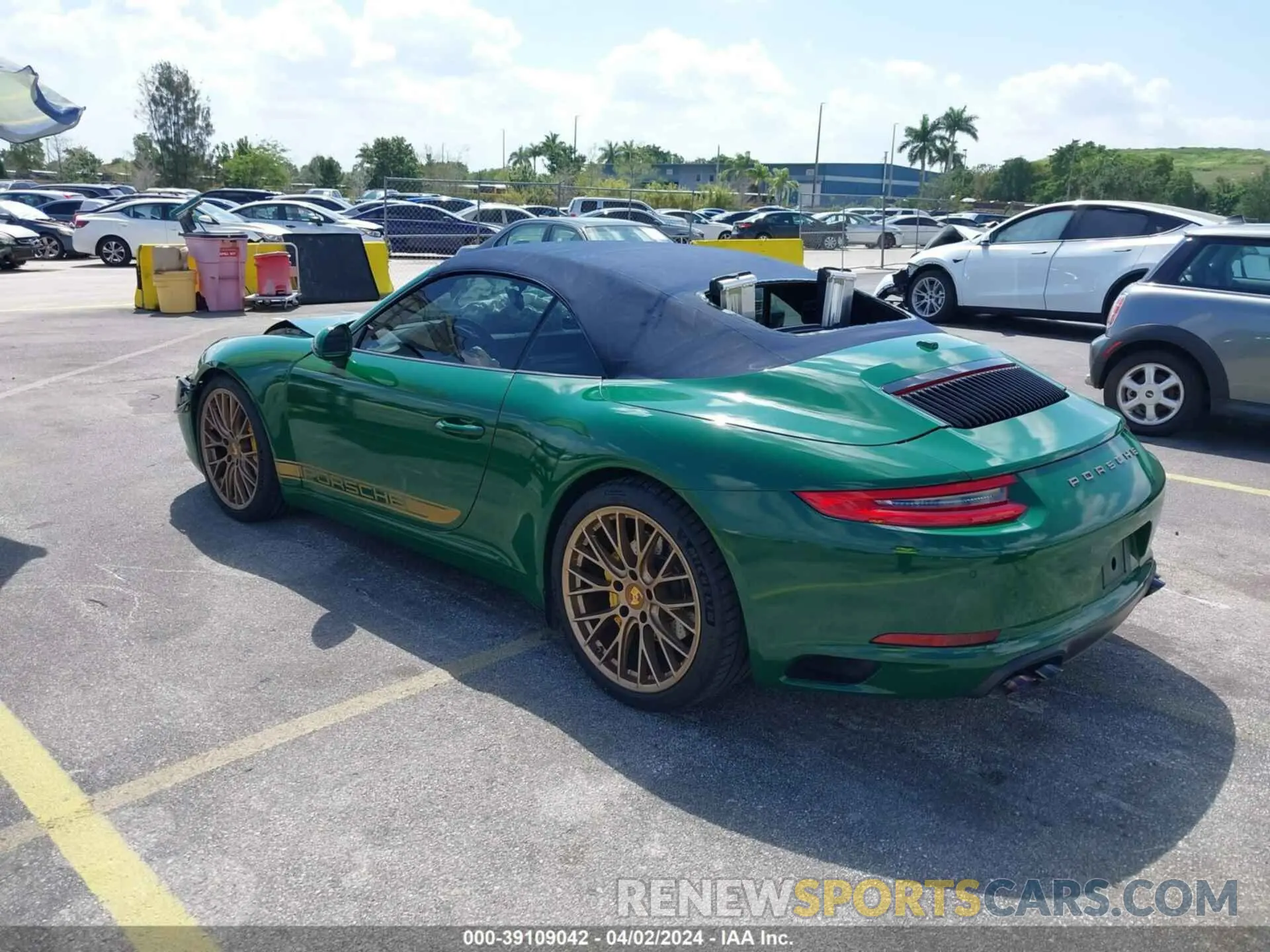 3 Photograph of a damaged car WP0CA2A94HS142371 PORSCHE 911 2017