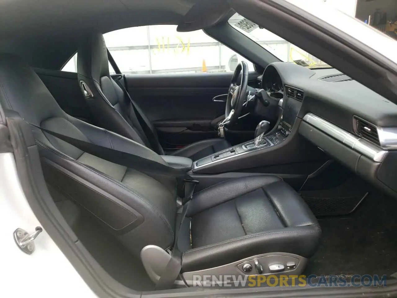 5 Photograph of a damaged car WP0CA2A96KS129404 PORSCHE 911 2019