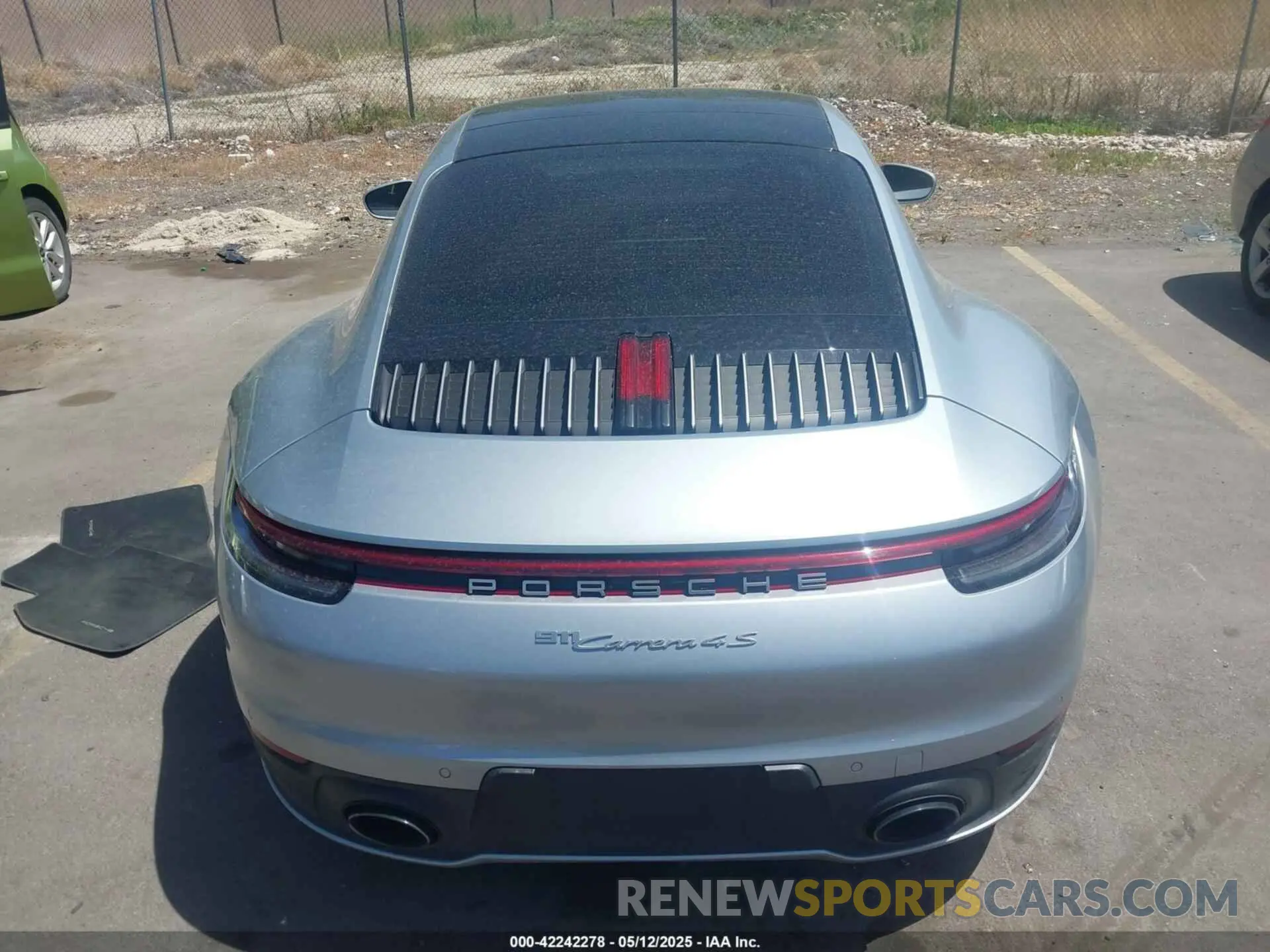 16 Photograph of a damaged car WP0AB2A90LS229570 PORSCHE 911 2020