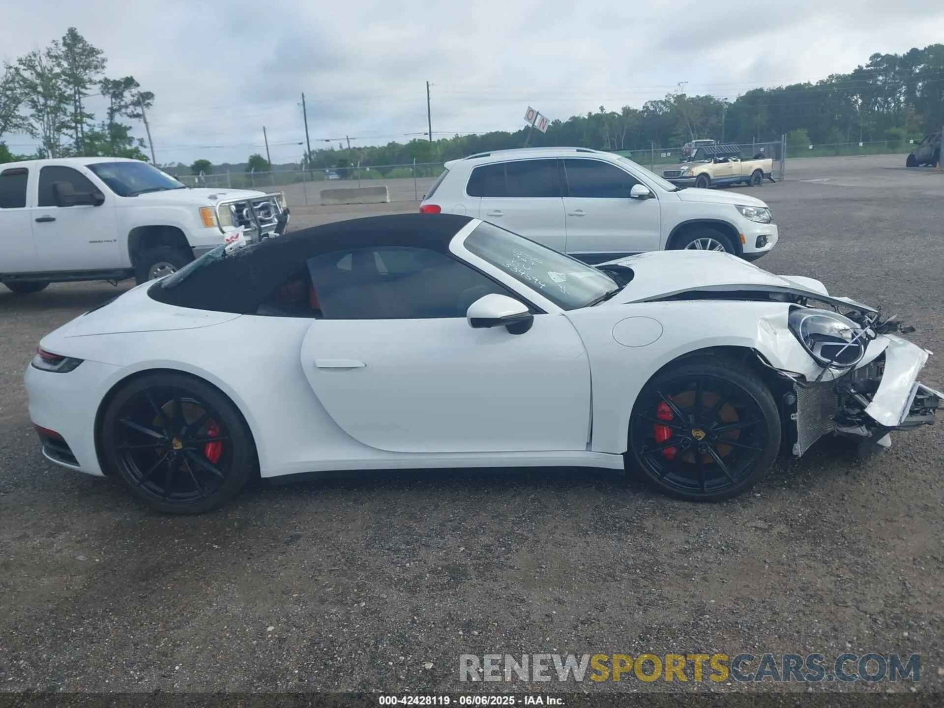 13 Photograph of a damaged car WP0CB2A90LS263324 PORSCHE 911 2020