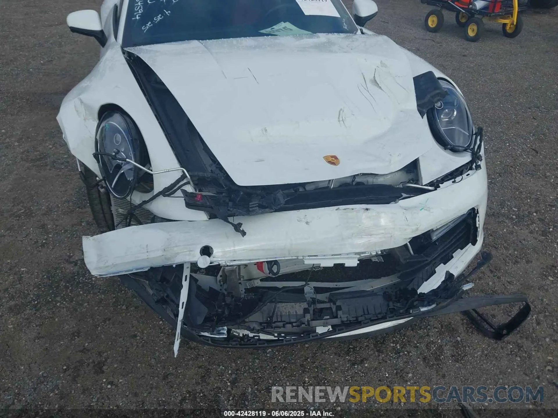 6 Photograph of a damaged car WP0CB2A90LS263324 PORSCHE 911 2020