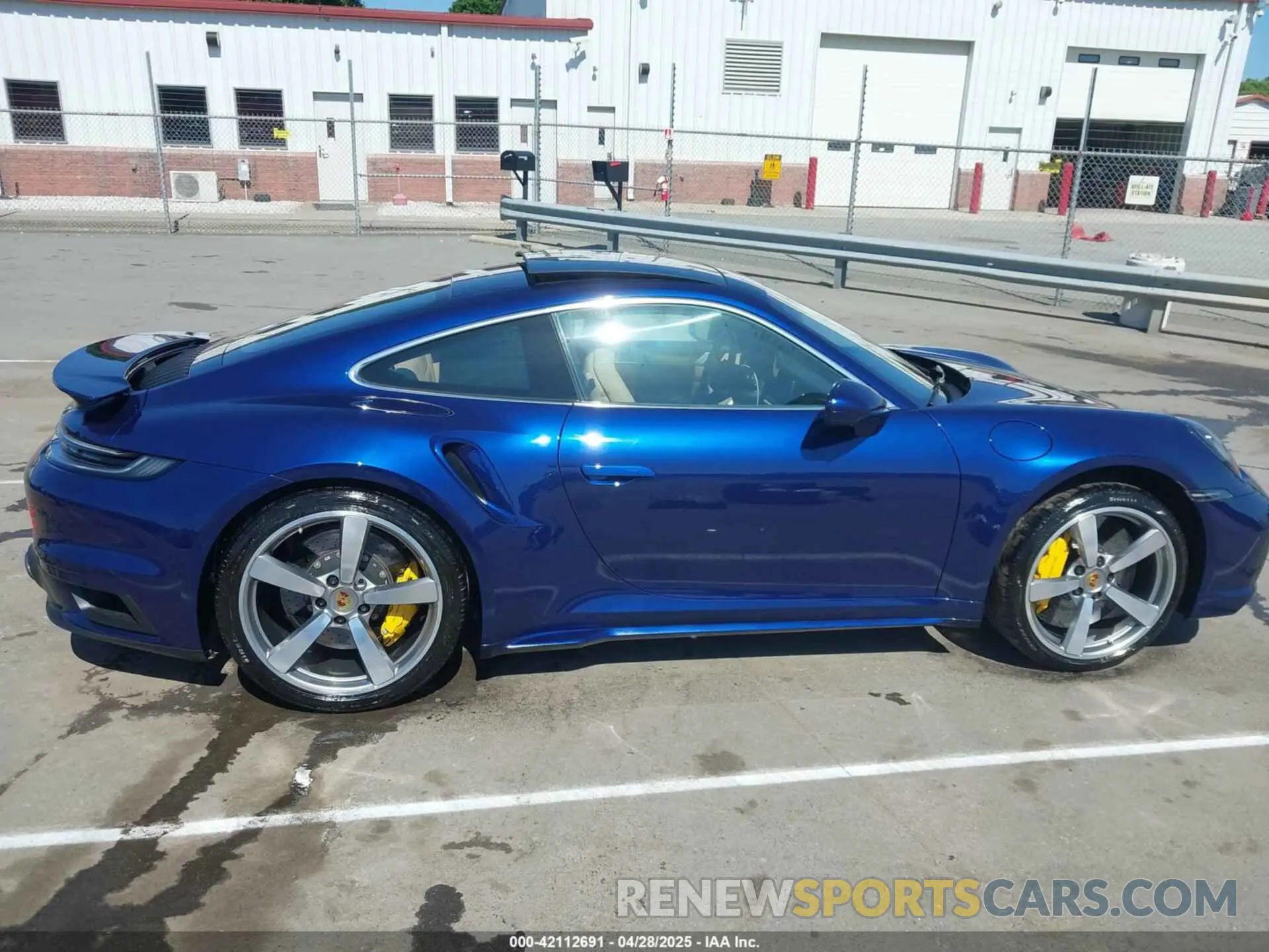 19 Photograph of a damaged car WP0AD2A99MS258366 PORSCHE 911 2021