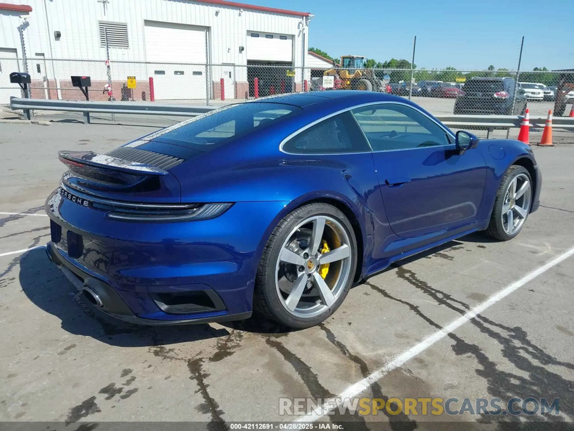 4 Photograph of a damaged car WP0AD2A99MS258366 PORSCHE 911 2021