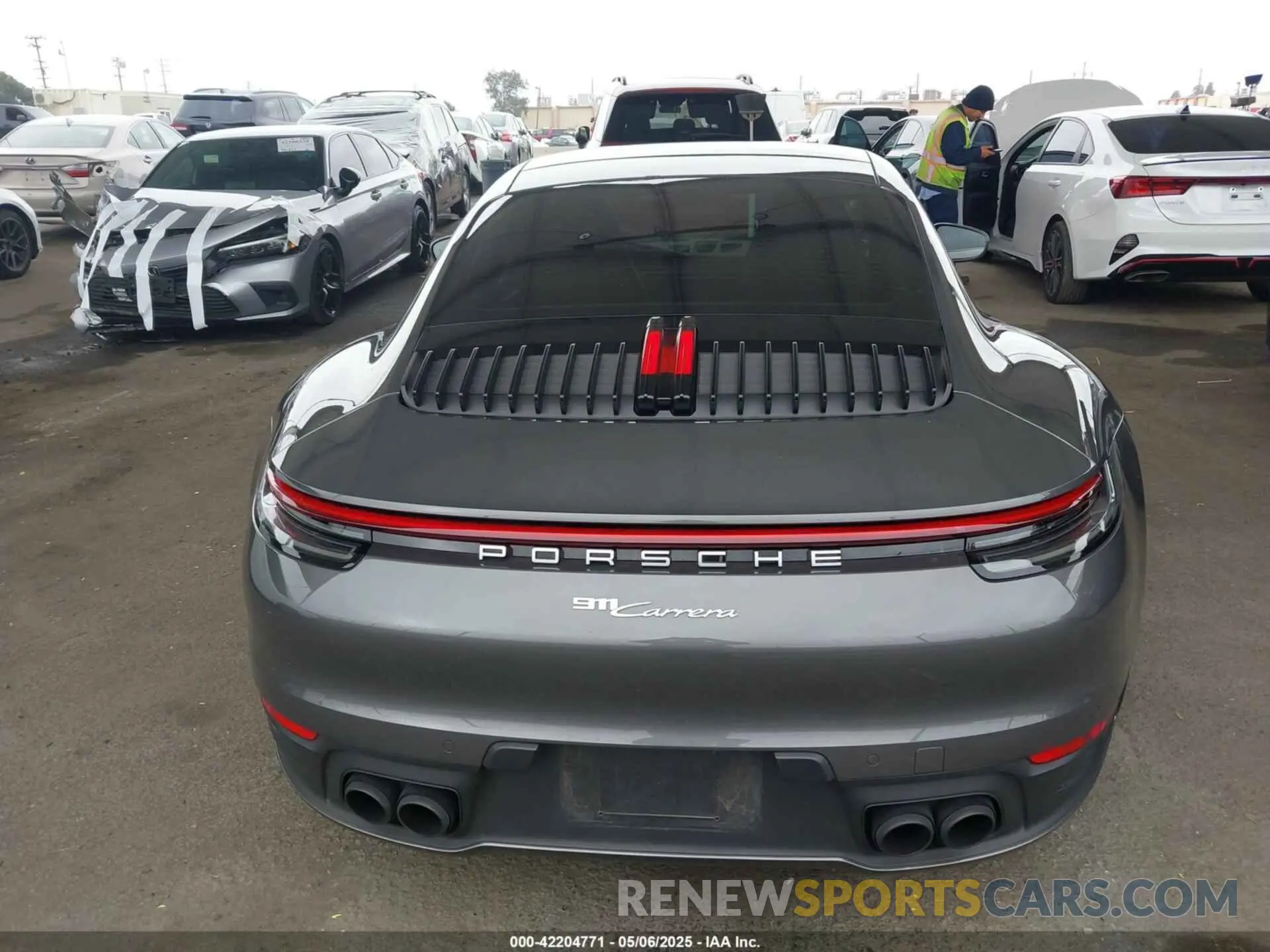 16 Photograph of a damaged car WP0AA2A94NS205939 PORSCHE 911 2022