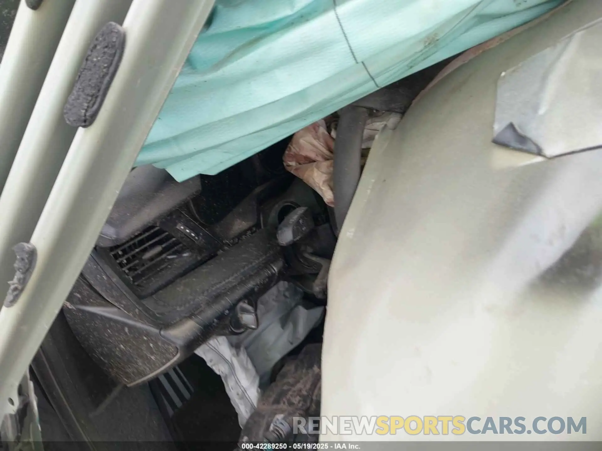 15 Photograph of a damaged car WP0AC2A95NS268851 PORSCHE 911 2022