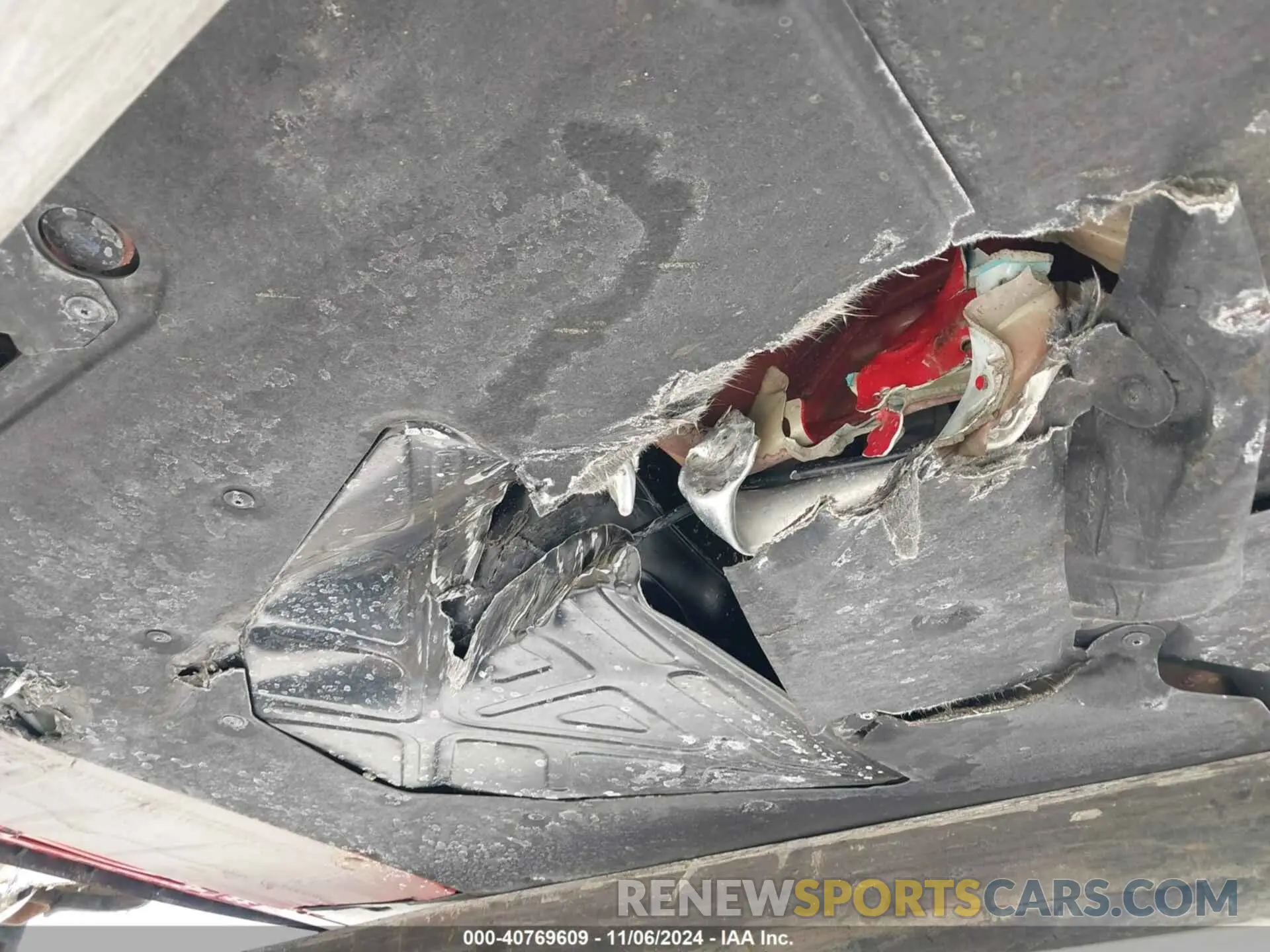 17 Photograph of a damaged car WP0CA2A91NS236462 PORSCHE 911 2022