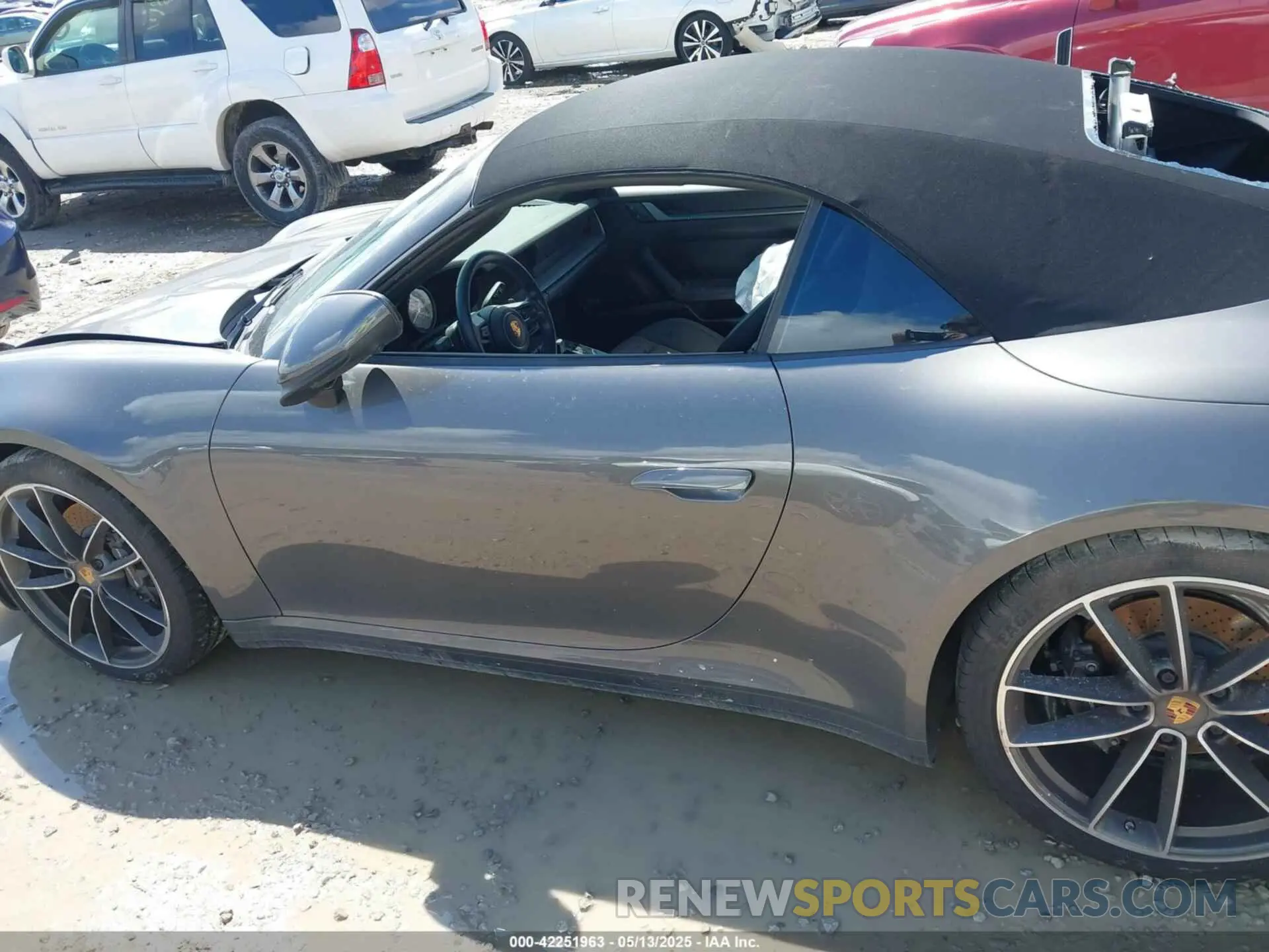 15 Photograph of a damaged car WP0CA2A98NS236295 PORSCHE 911 2022
