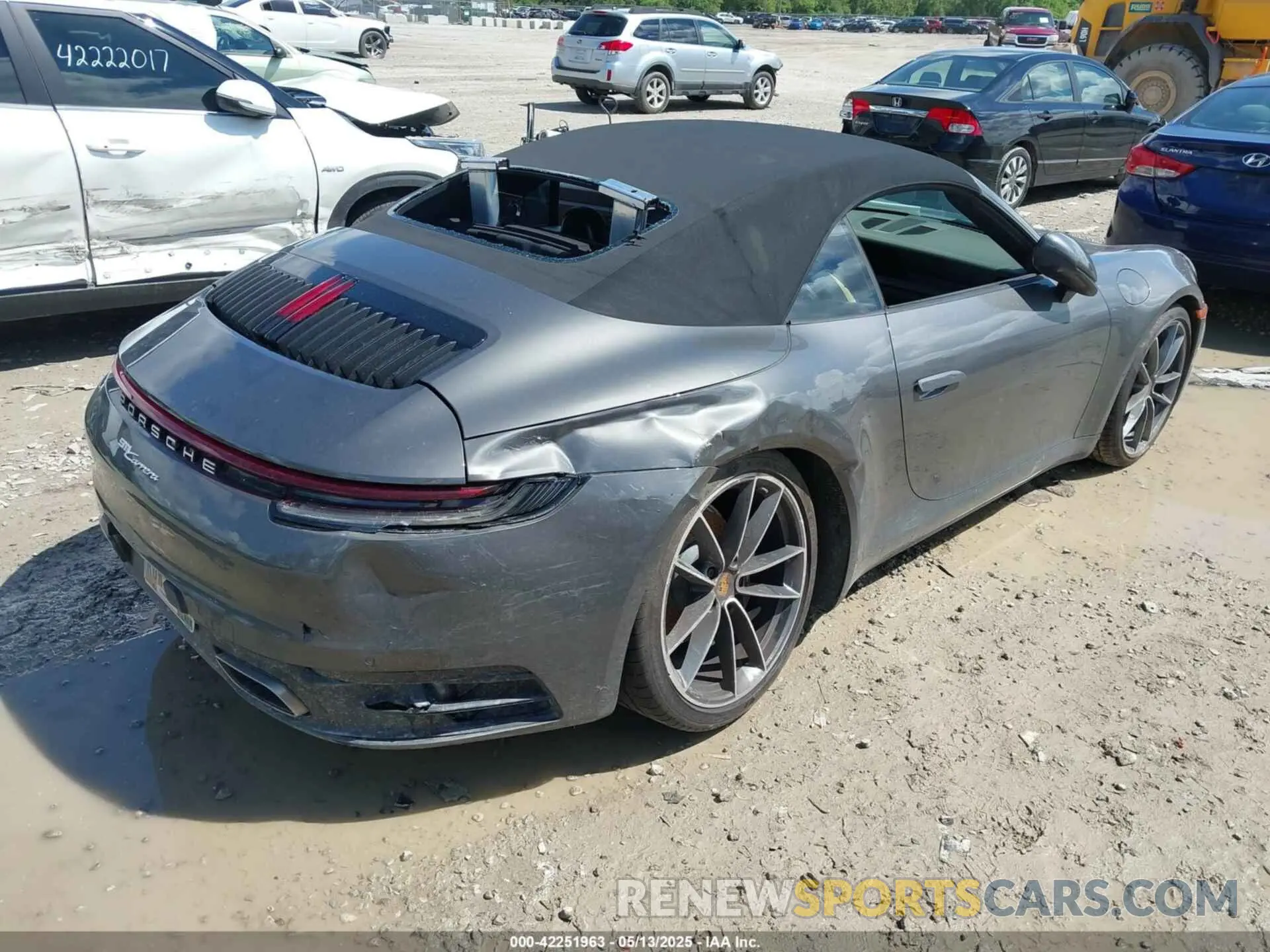4 Photograph of a damaged car WP0CA2A98NS236295 PORSCHE 911 2022
