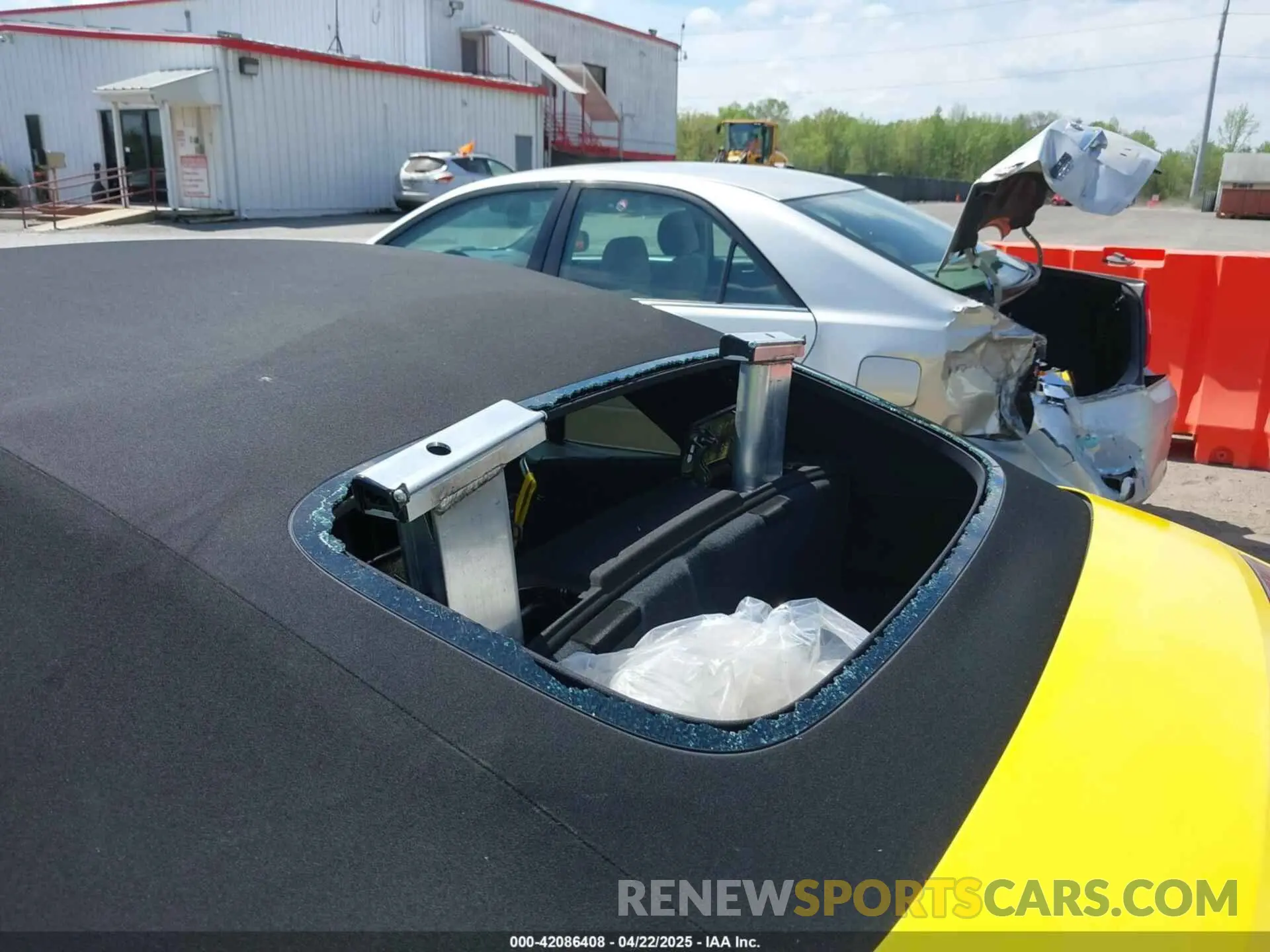 17 Photograph of a damaged car WP0CB2A92NS245314 PORSCHE 911 2022