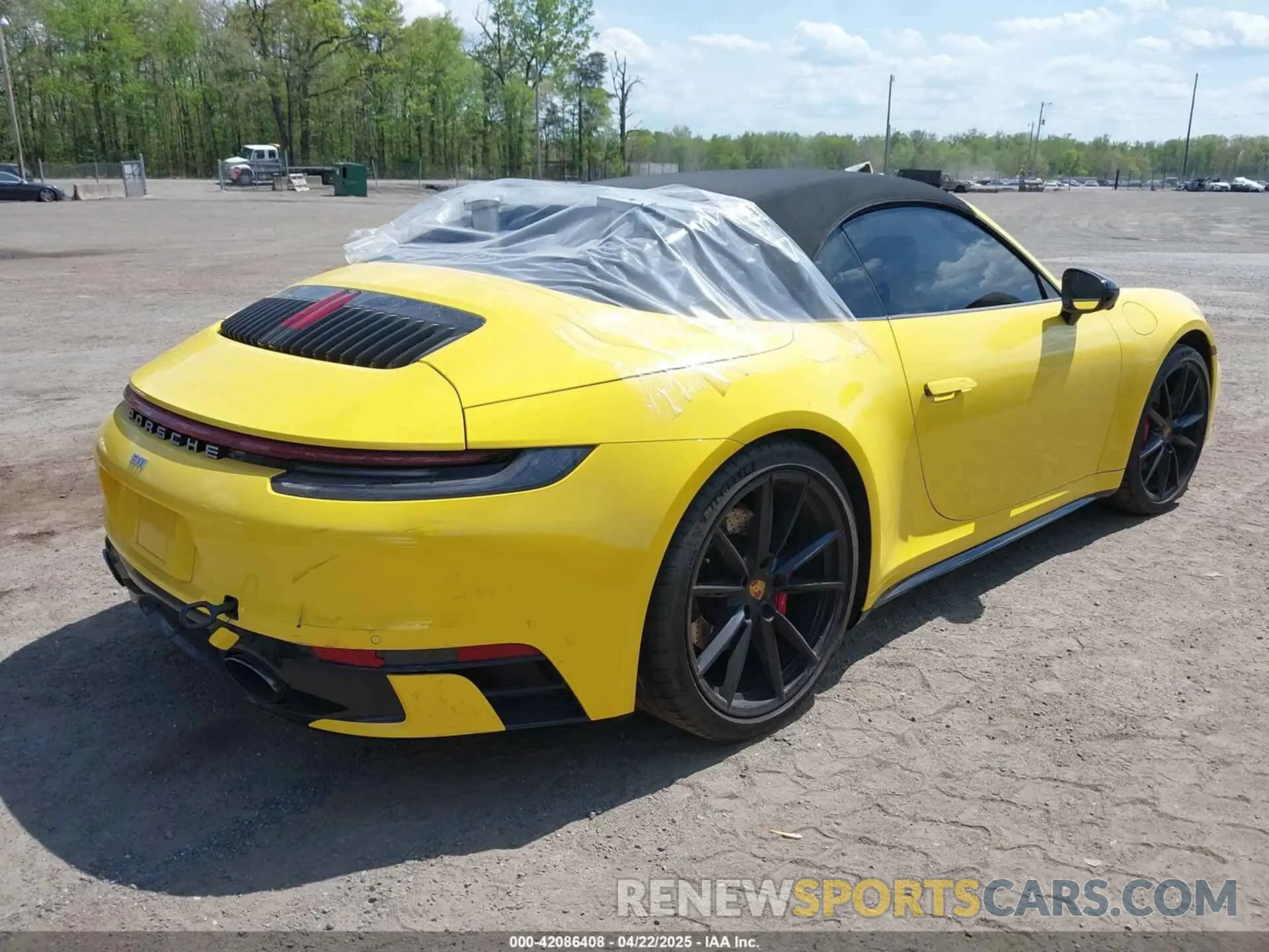4 Photograph of a damaged car WP0CB2A92NS245314 PORSCHE 911 2022