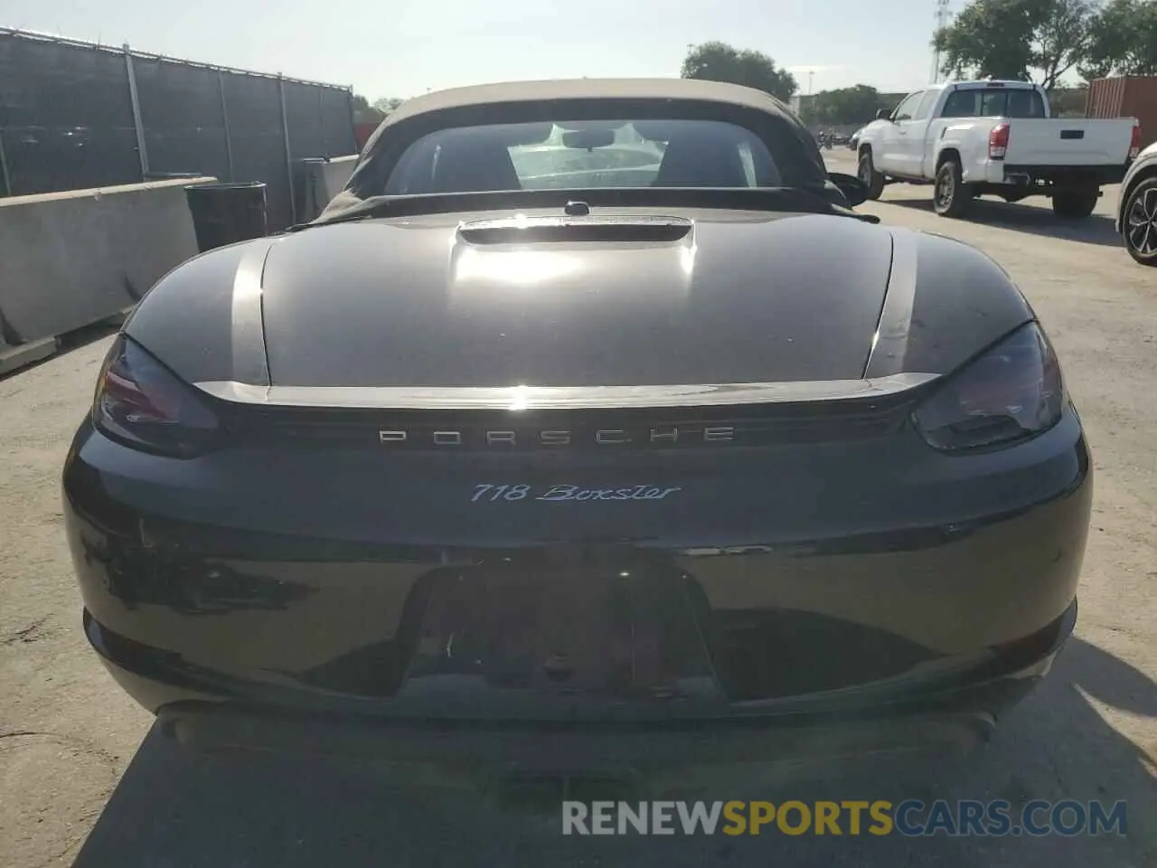 6 Photograph of a damaged car WP0CA2A81KS210463 PORSCHE BOXSTER 2019
