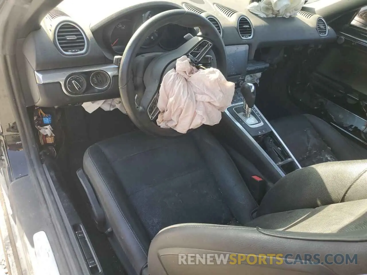 8 Photograph of a damaged car WP0CA2A81KS210463 PORSCHE BOXSTER 2019