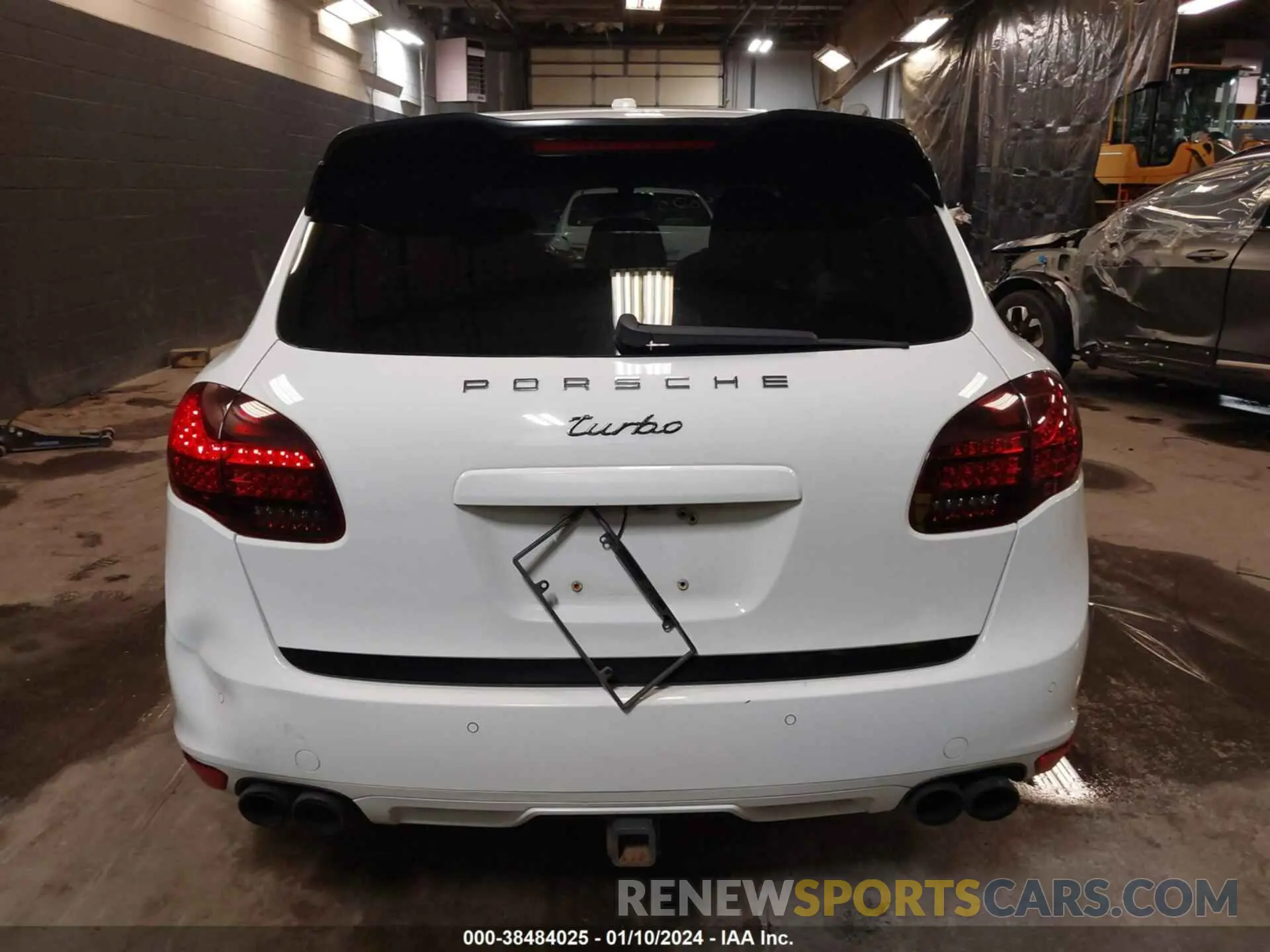 15 Photograph of a damaged car WP1AC2A25CLA83031 PORSCHE CAYENNE 2012