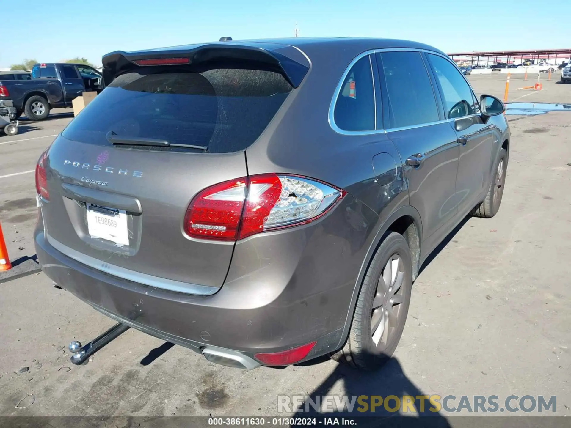 4 Photograph of a damaged car WP1AF2A26ELA38979 PORSCHE CAYENNE 2014