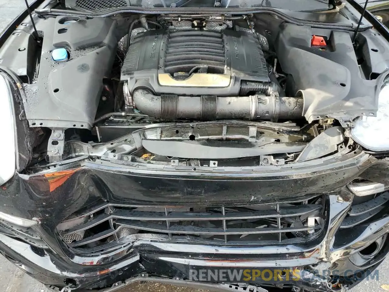 11 Photograph of a damaged car WP1AA2A24HKA80608 PORSCHE CAYENNE 2017