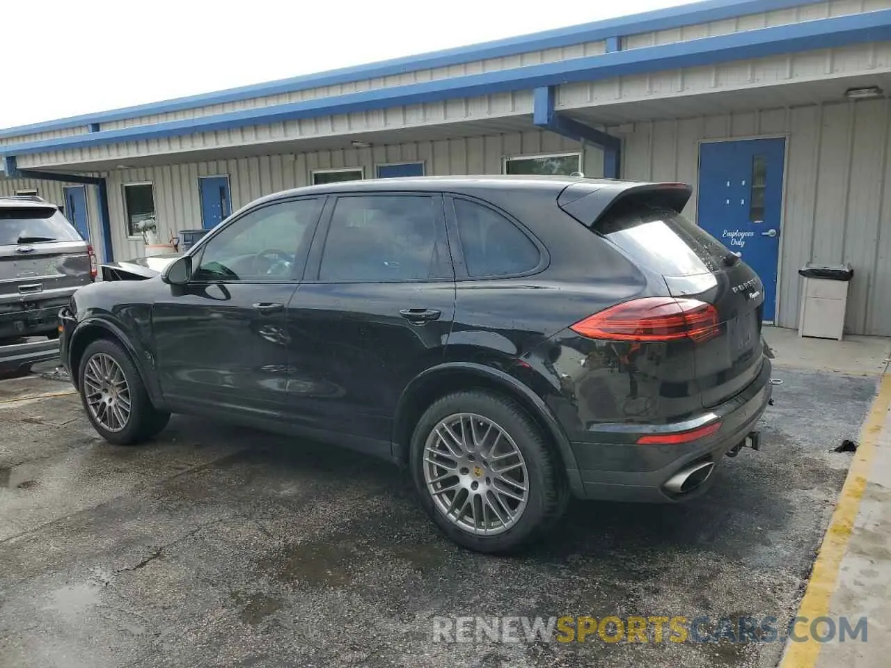 2 Photograph of a damaged car WP1AA2A24HKA80608 PORSCHE CAYENNE 2017