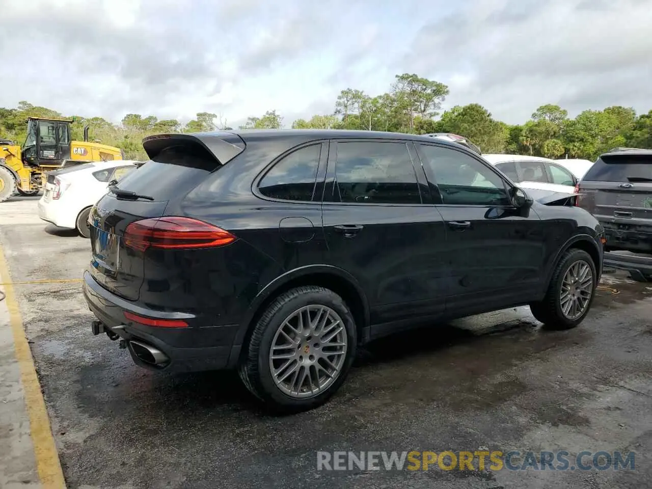 3 Photograph of a damaged car WP1AA2A24HKA80608 PORSCHE CAYENNE 2017