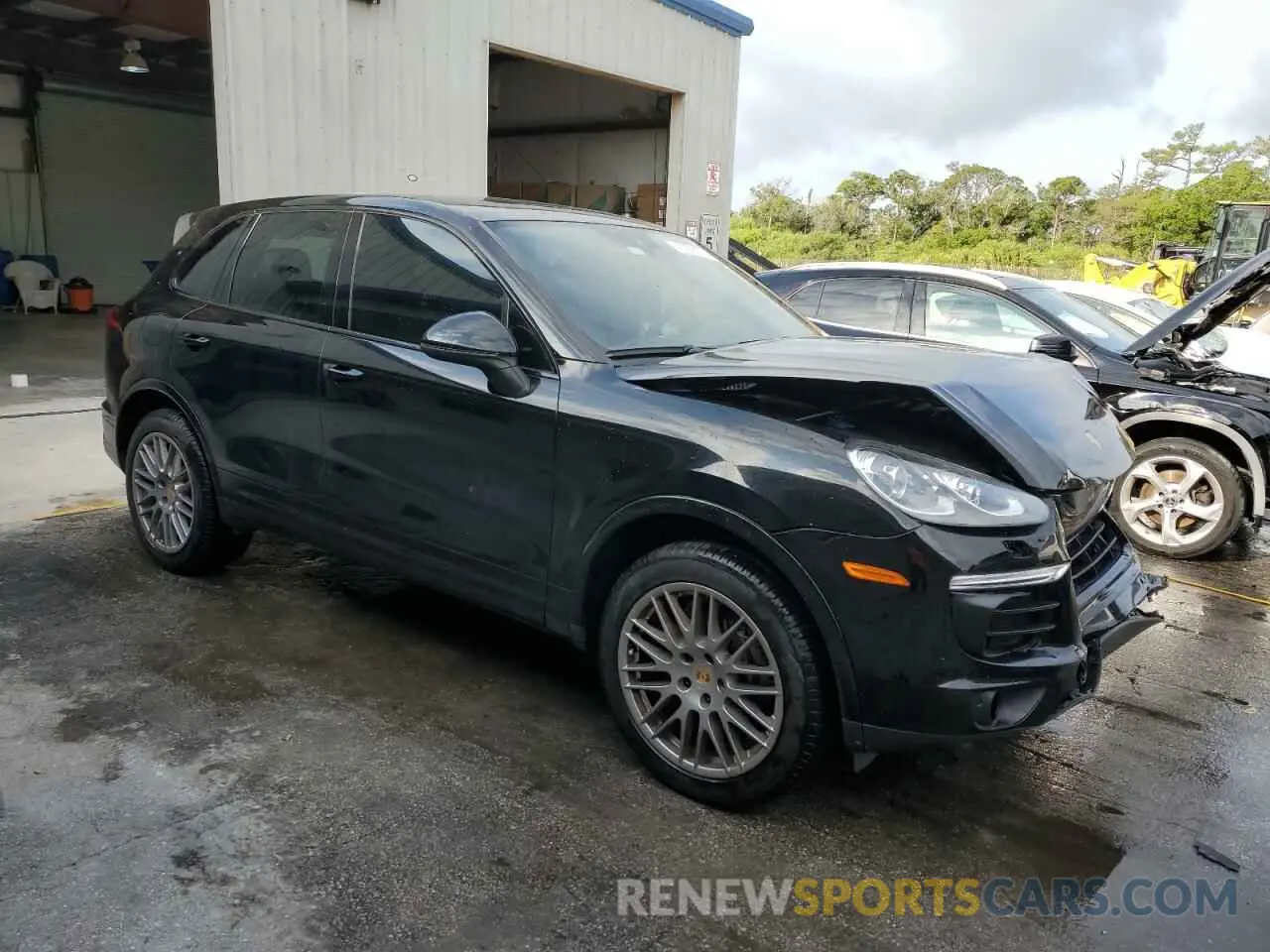 4 Photograph of a damaged car WP1AA2A24HKA80608 PORSCHE CAYENNE 2017