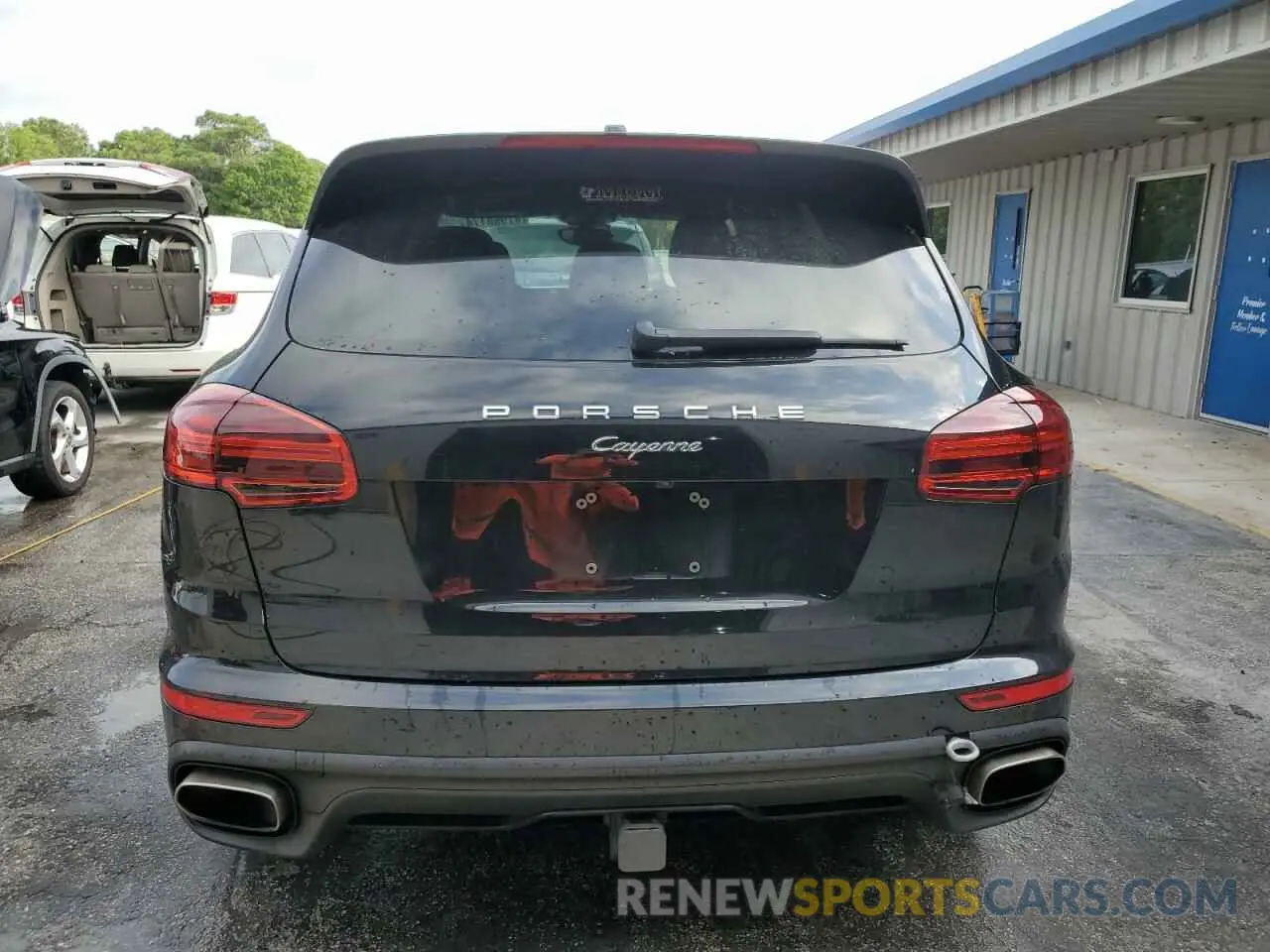6 Photograph of a damaged car WP1AA2A24HKA80608 PORSCHE CAYENNE 2017