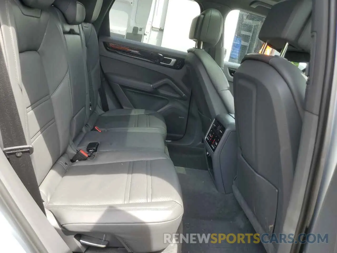 11 Photograph of a damaged car WP1AA2AY2KDA06944 PORSCHE CAYENNE 2019