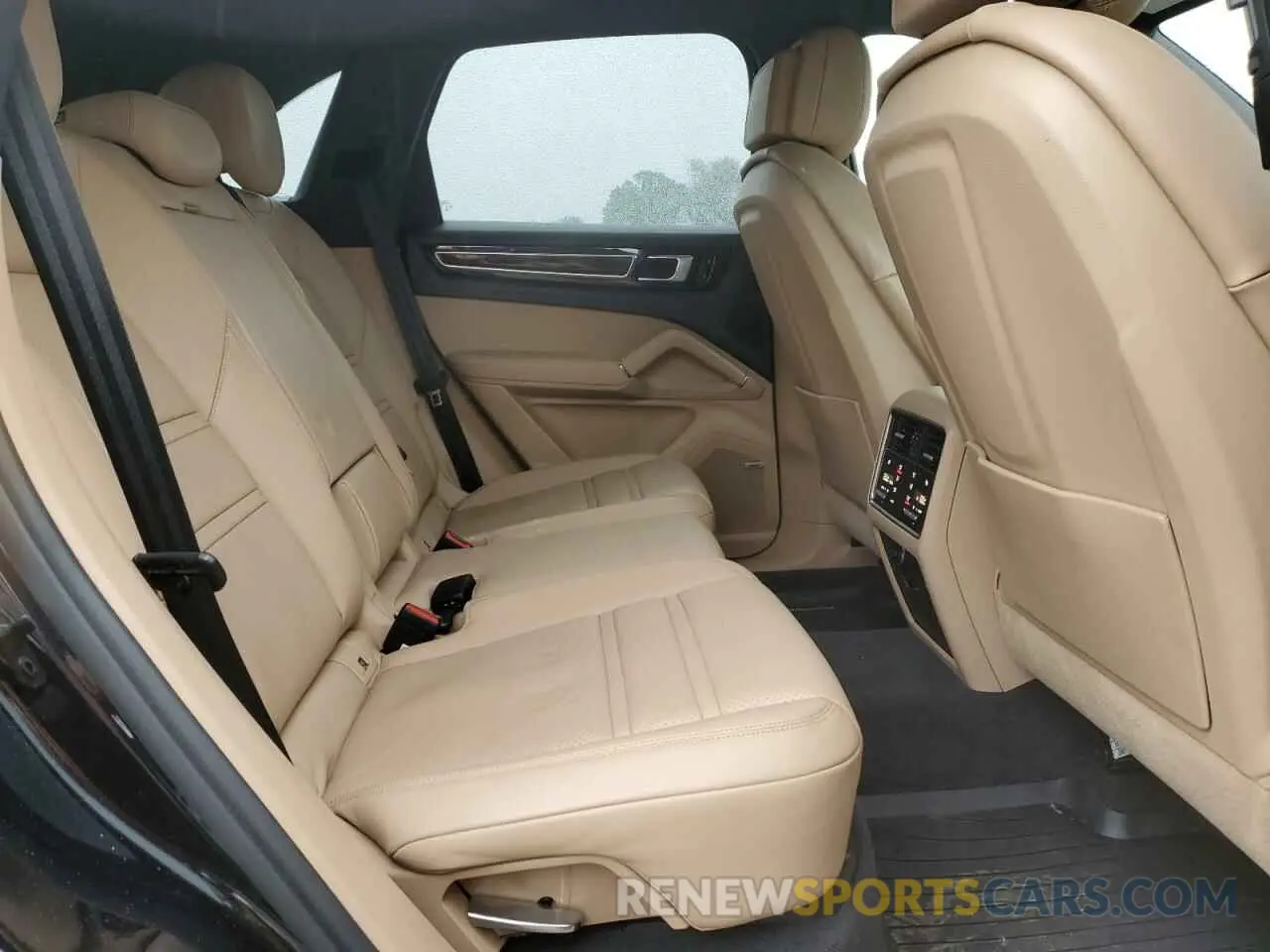 11 Photograph of a damaged car WP1AA2AY2KDA10542 PORSCHE CAYENNE 2019