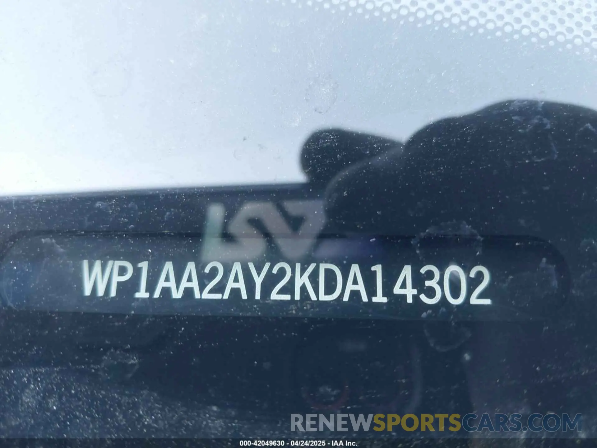 17 Photograph of a damaged car WP1AA2AY2KDA14302 PORSCHE CAYENNE 2019
