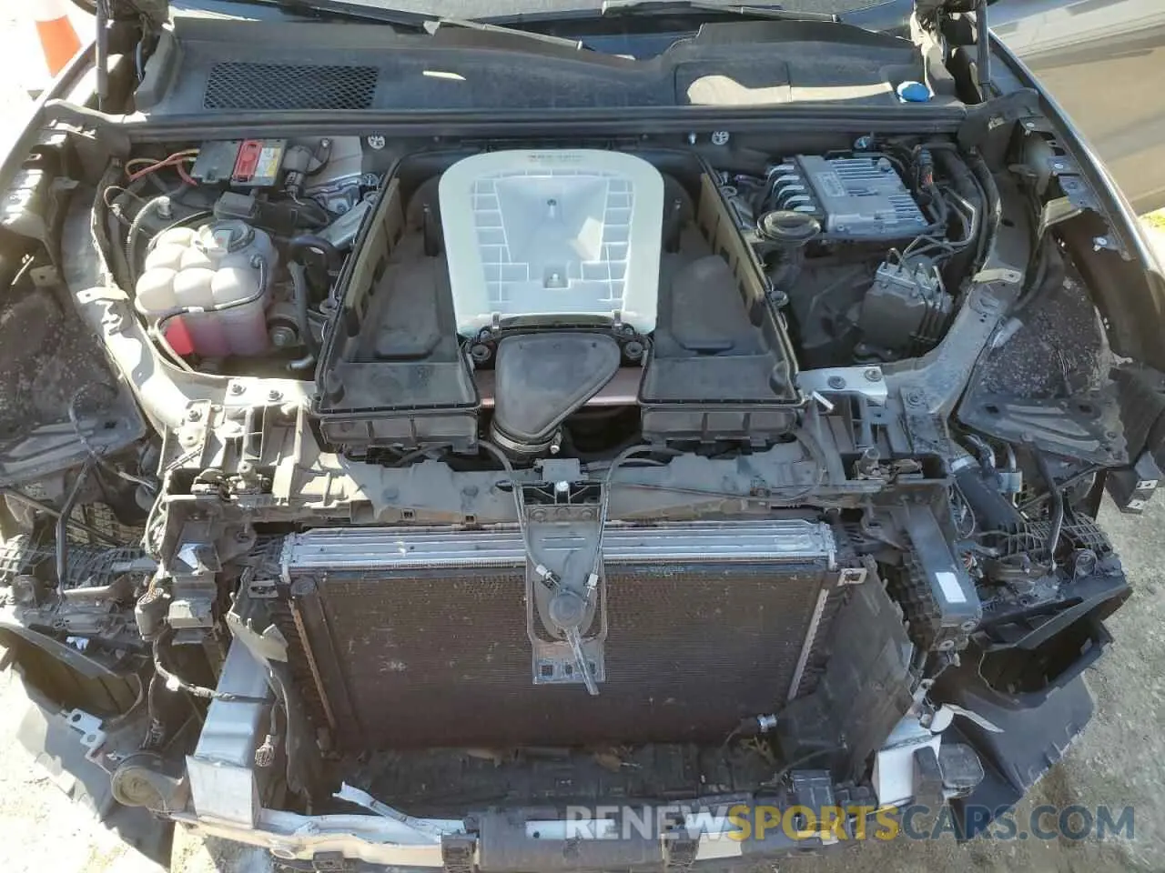 12 Photograph of a damaged car WP1AA2AY2KDA18155 PORSCHE CAYENNE 2019