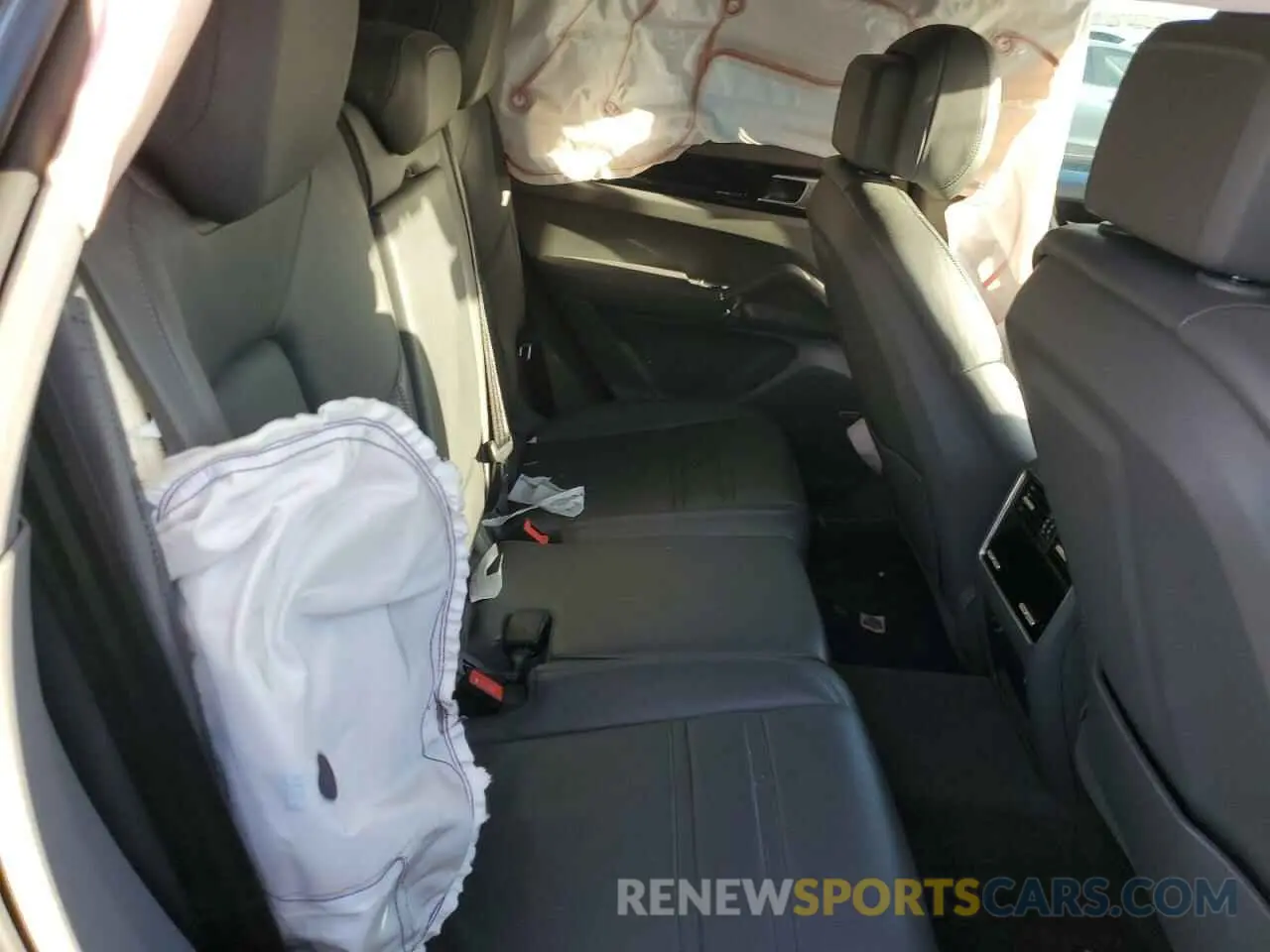 10 Photograph of a damaged car WP1AA2AY5KDA06100 PORSCHE CAYENNE 2019
