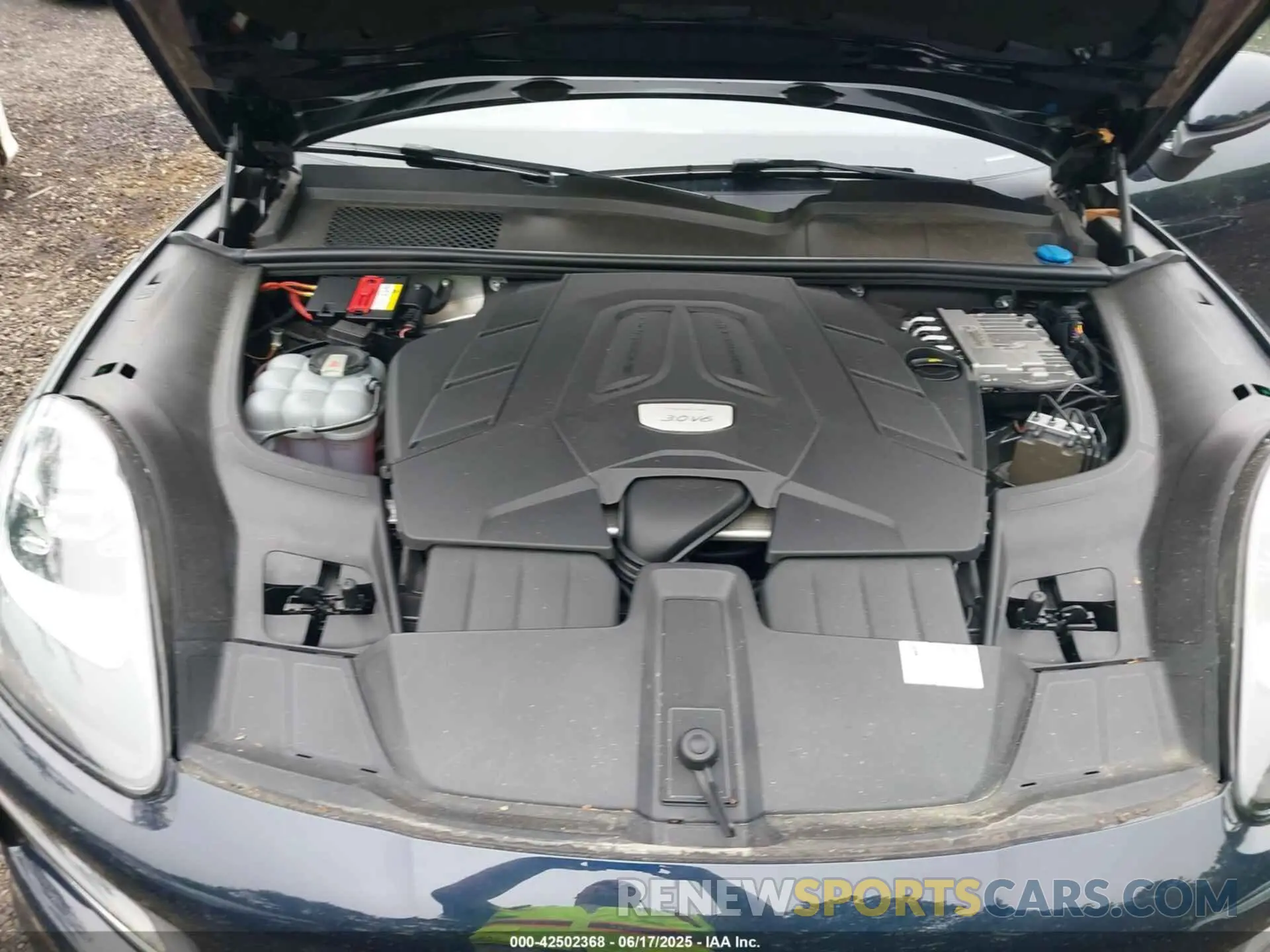 10 Photograph of a damaged car WP1AA2AY5KDA17503 PORSCHE CAYENNE 2019