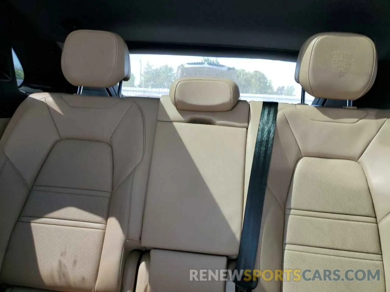 10 Photograph of a damaged car WP1AA2AY6KDA13895 PORSCHE CAYENNE 2019