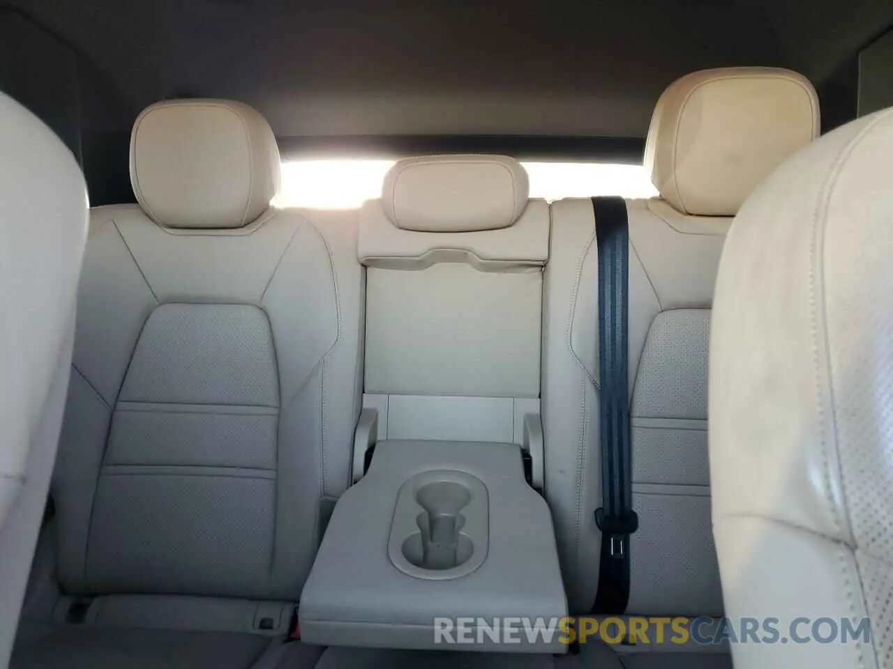 10 Photograph of a damaged car WP1AA2AY7KDA00752 PORSCHE CAYENNE 2019