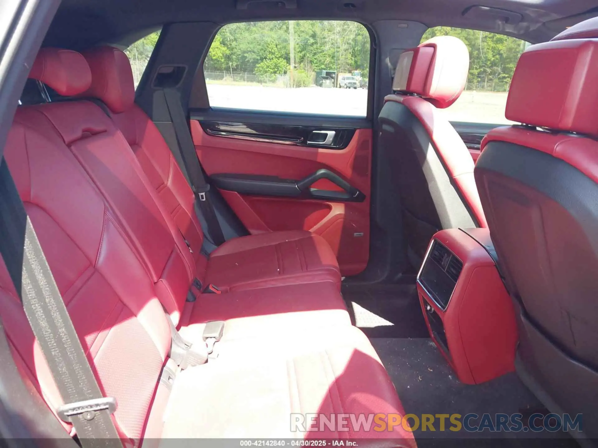 8 Photograph of a damaged car WP1AA2AY7KDA05496 PORSCHE CAYENNE 2019