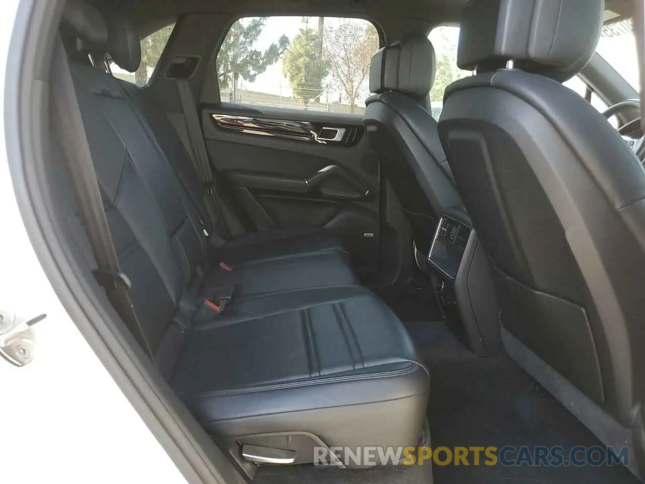 10 Photograph of a damaged car WP1AA2AY8KDA18516 PORSCHE CAYENNE 2019