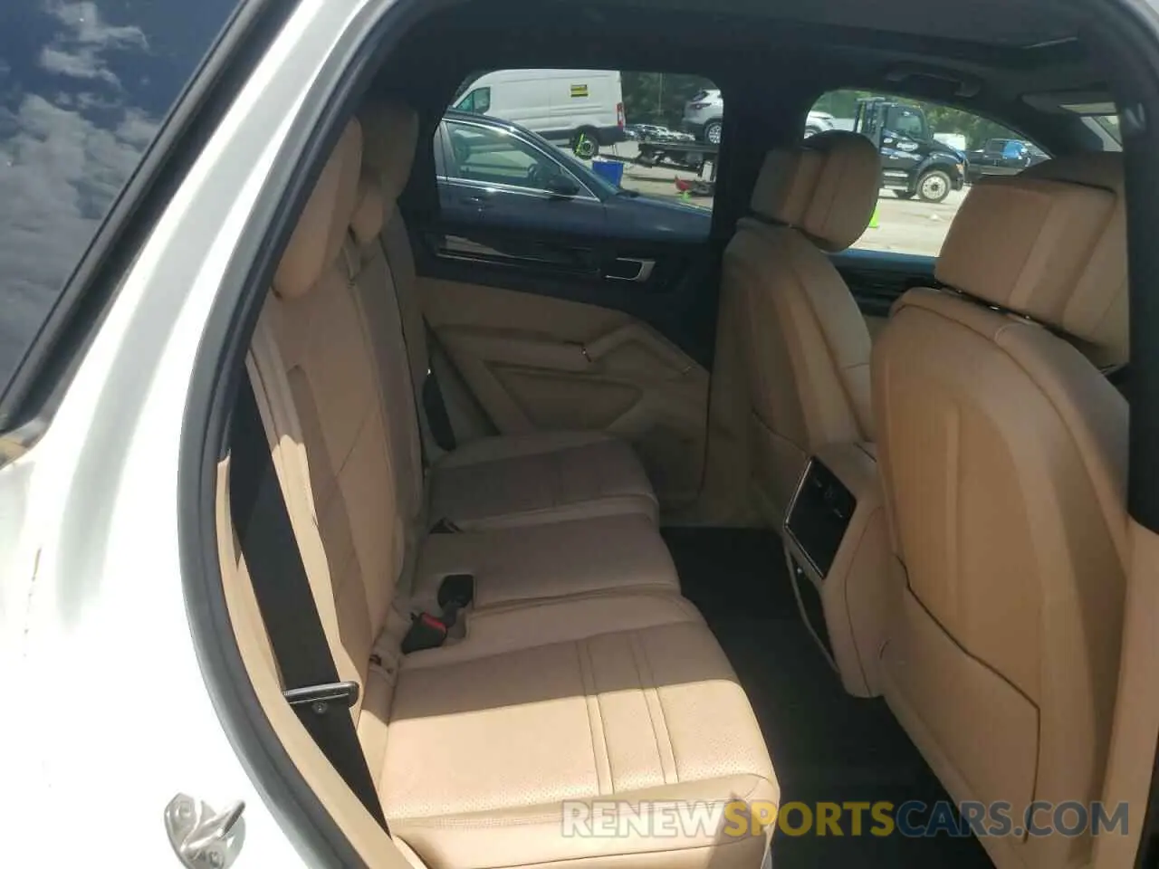 11 Photograph of a damaged car WP1AA2AY9KDA16564 PORSCHE CAYENNE 2019