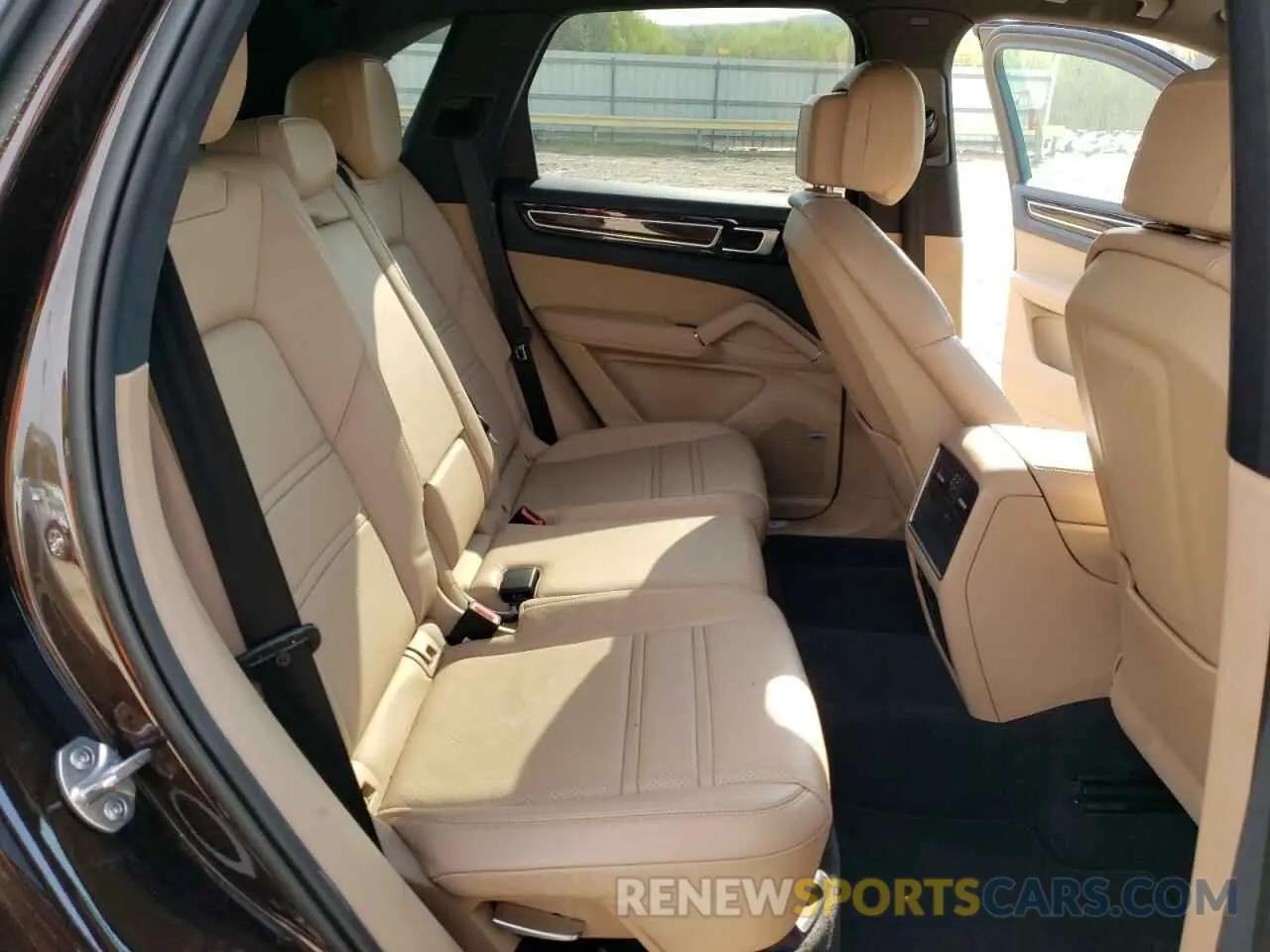 10 Photograph of a damaged car WP1AA2AYXKDA08134 PORSCHE CAYENNE 2019
