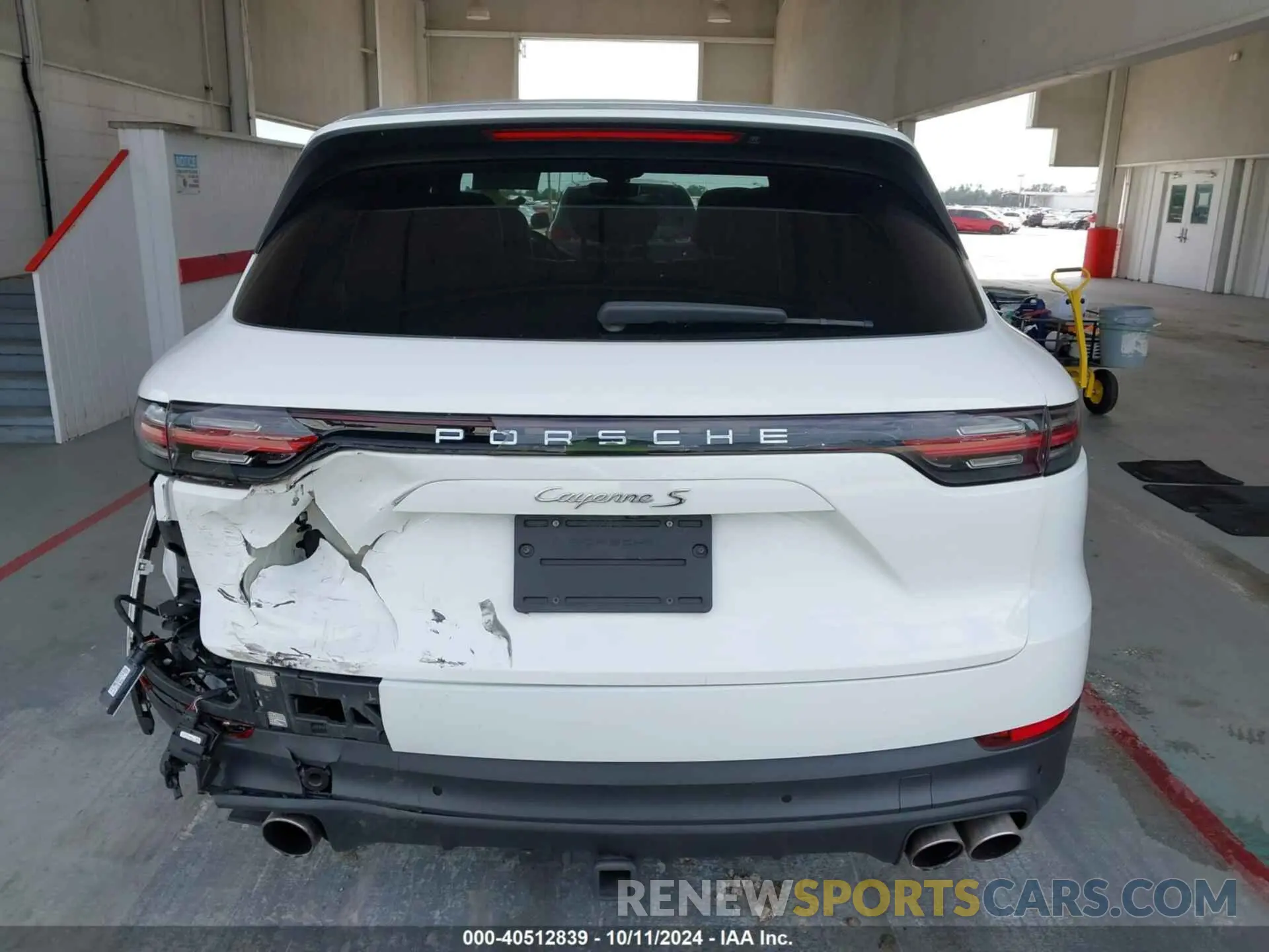 17 Photograph of a damaged car WP1AB2AY8KDA63985 PORSCHE CAYENNE 2019