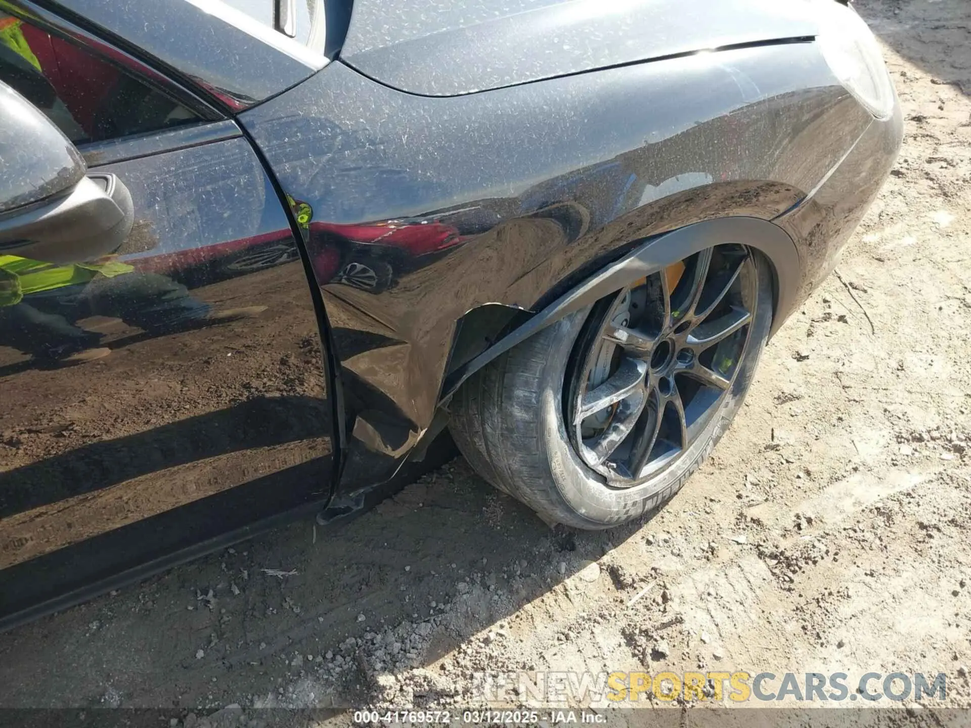 17 Photograph of a damaged car WP1AB2AYXKDA61574 PORSCHE CAYENNE 2019