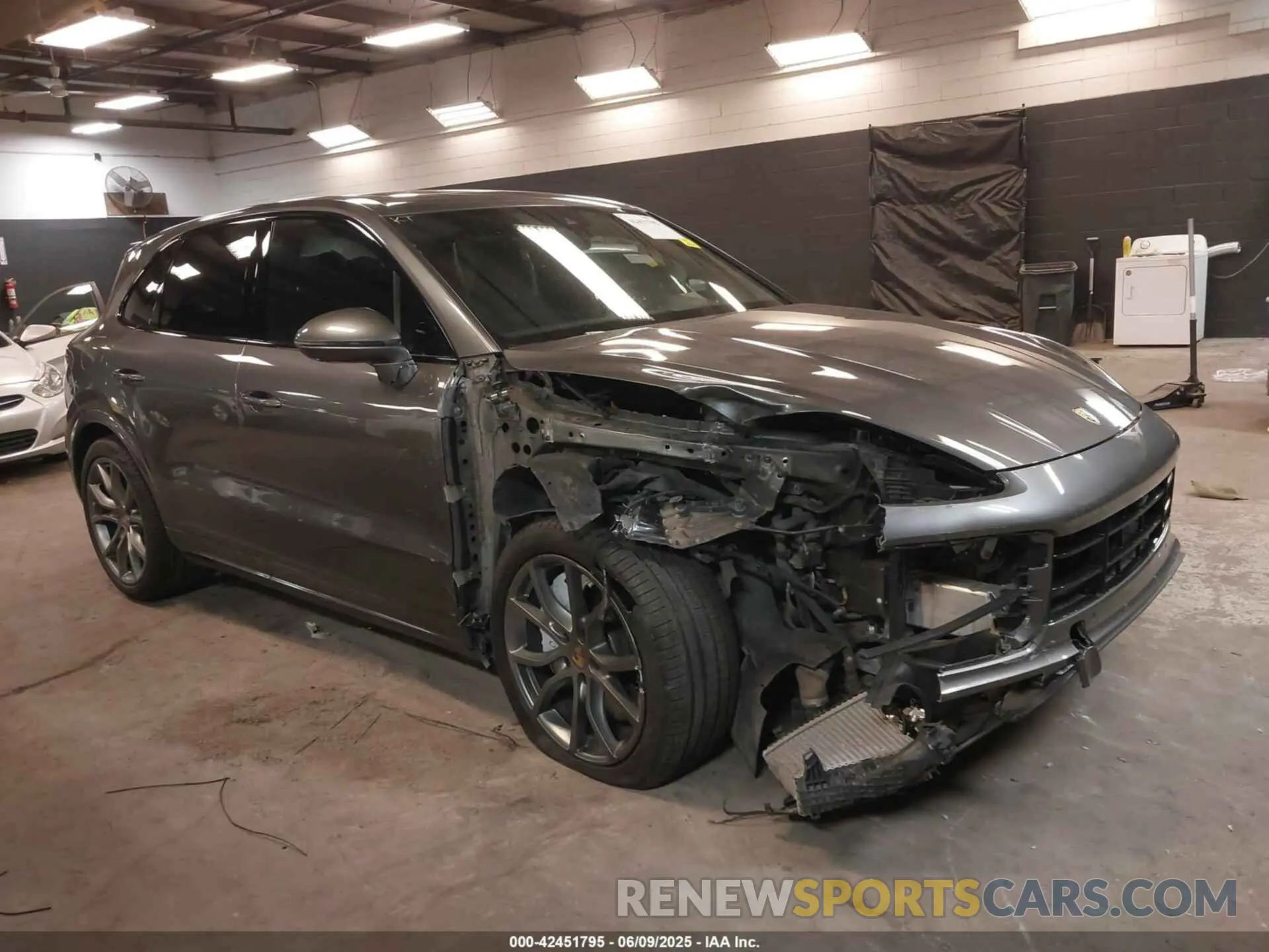 1 Photograph of a damaged car WP1AF2AY1KDA80762 PORSCHE CAYENNE 2019