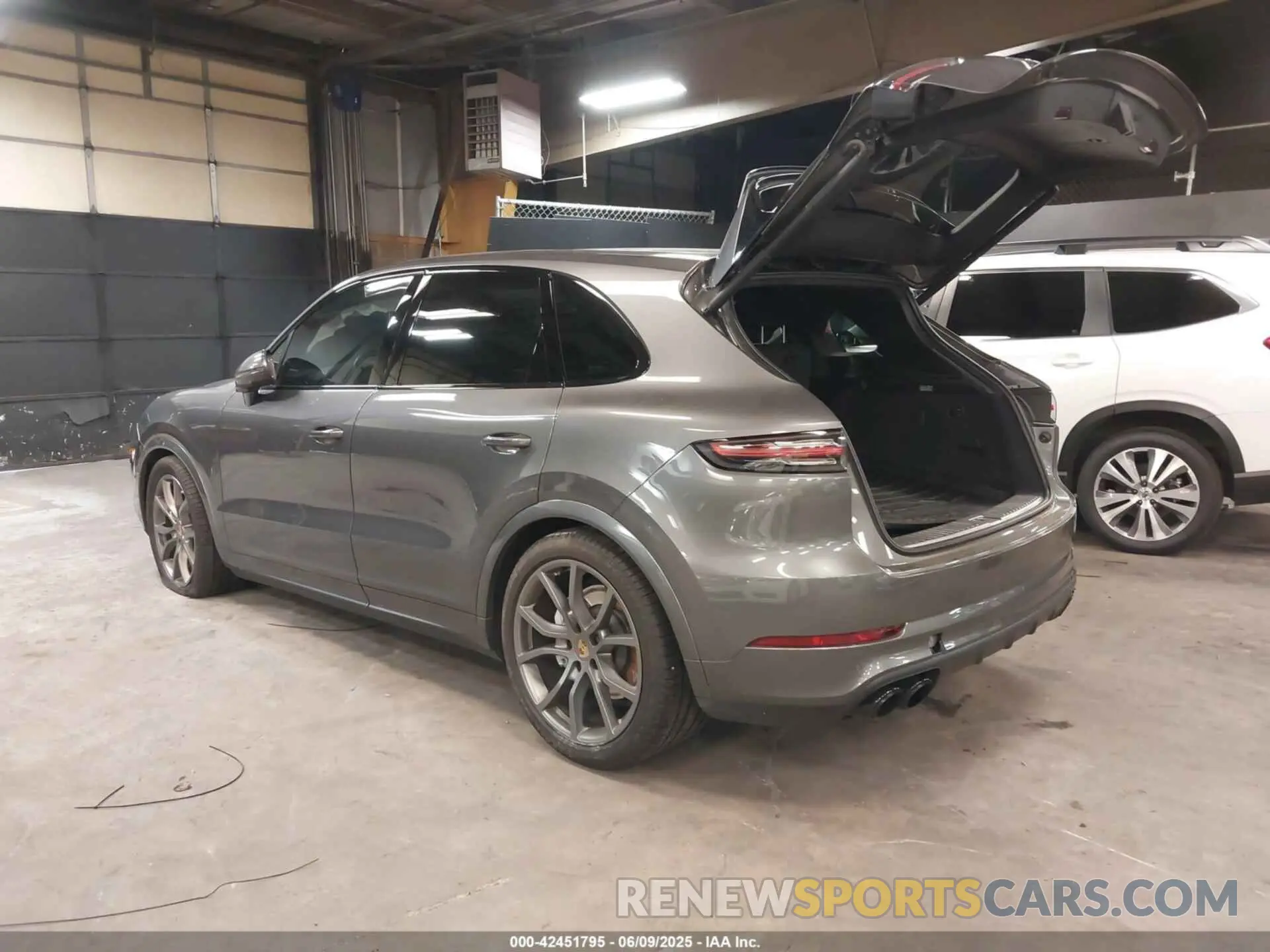 3 Photograph of a damaged car WP1AF2AY1KDA80762 PORSCHE CAYENNE 2019